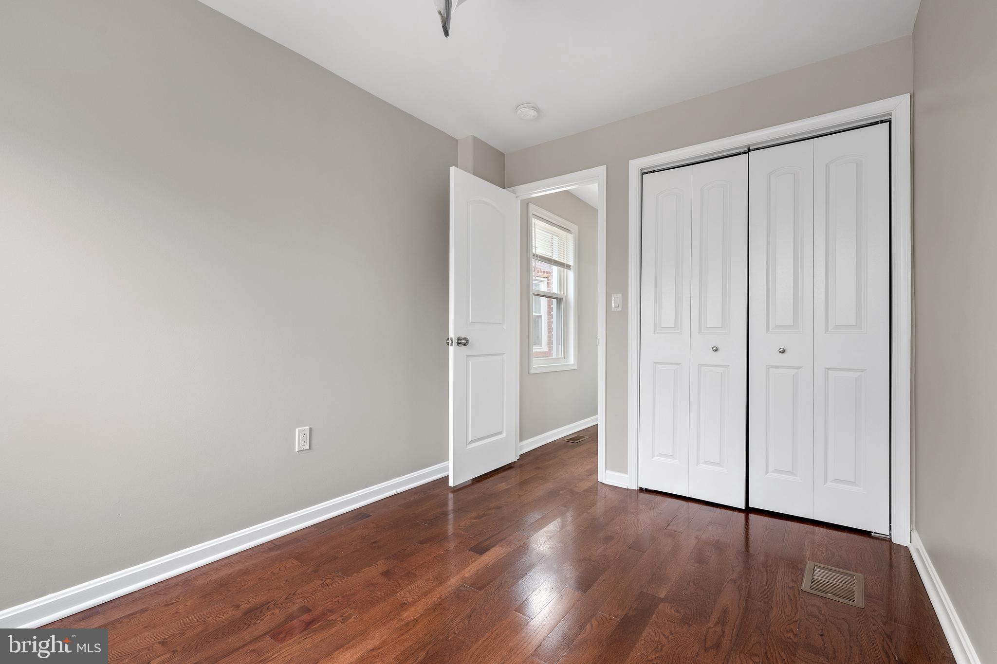 LOCUST POINT - Residential