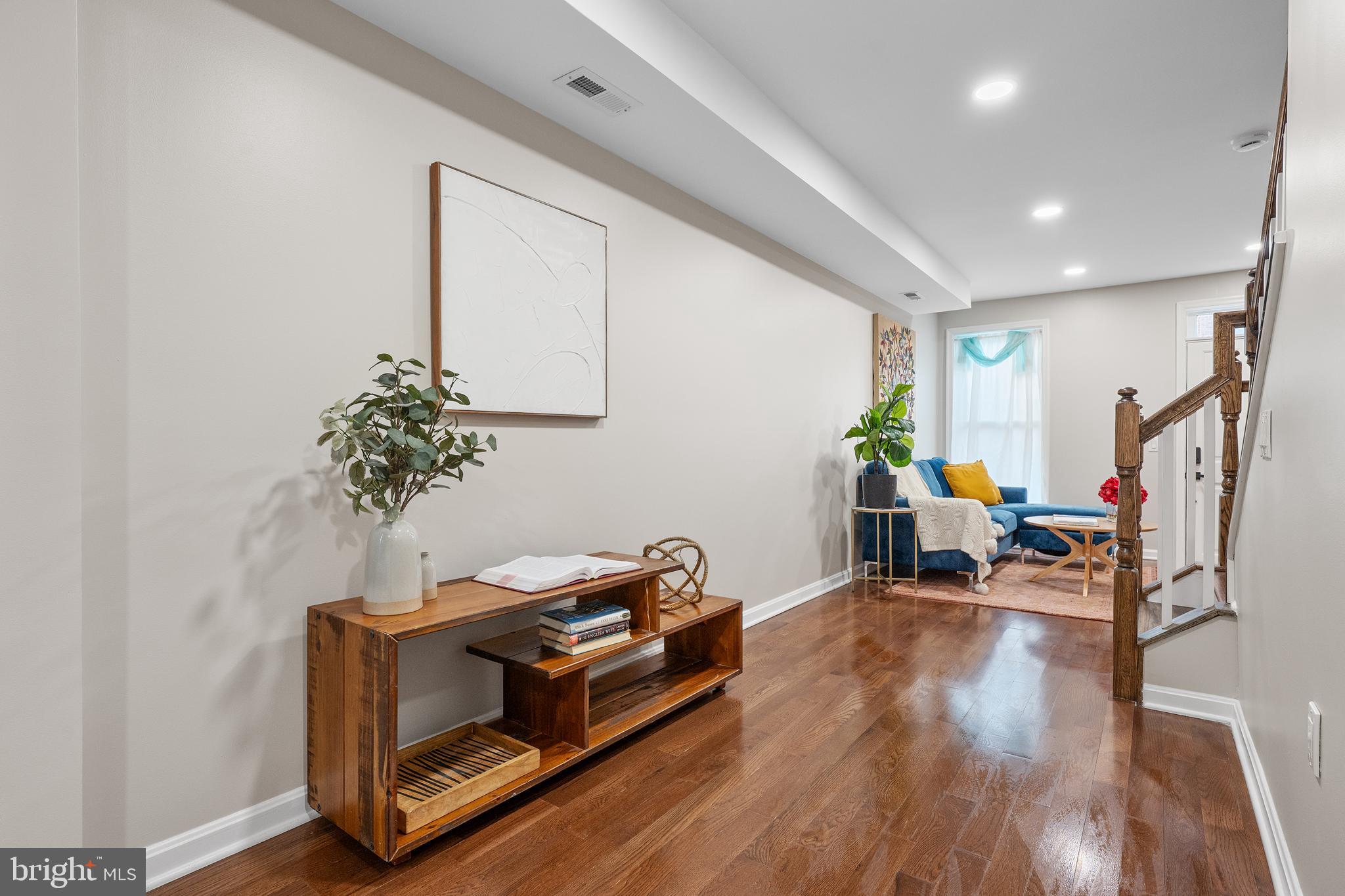 LOCUST POINT - Residential