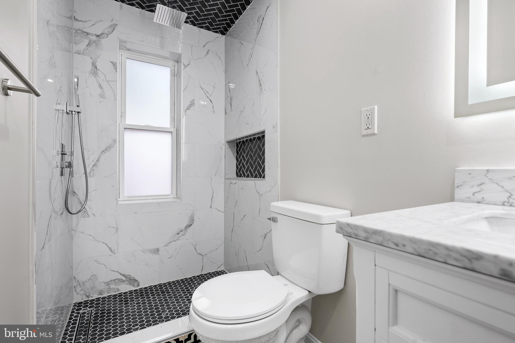 LOCUST POINT - Residential