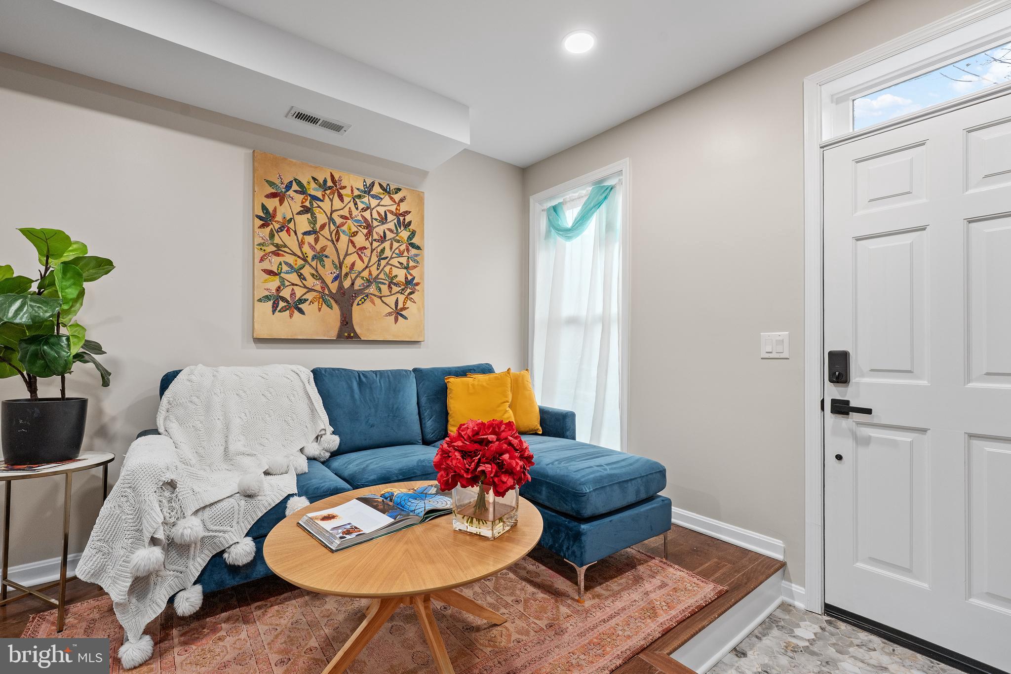 LOCUST POINT - Residential