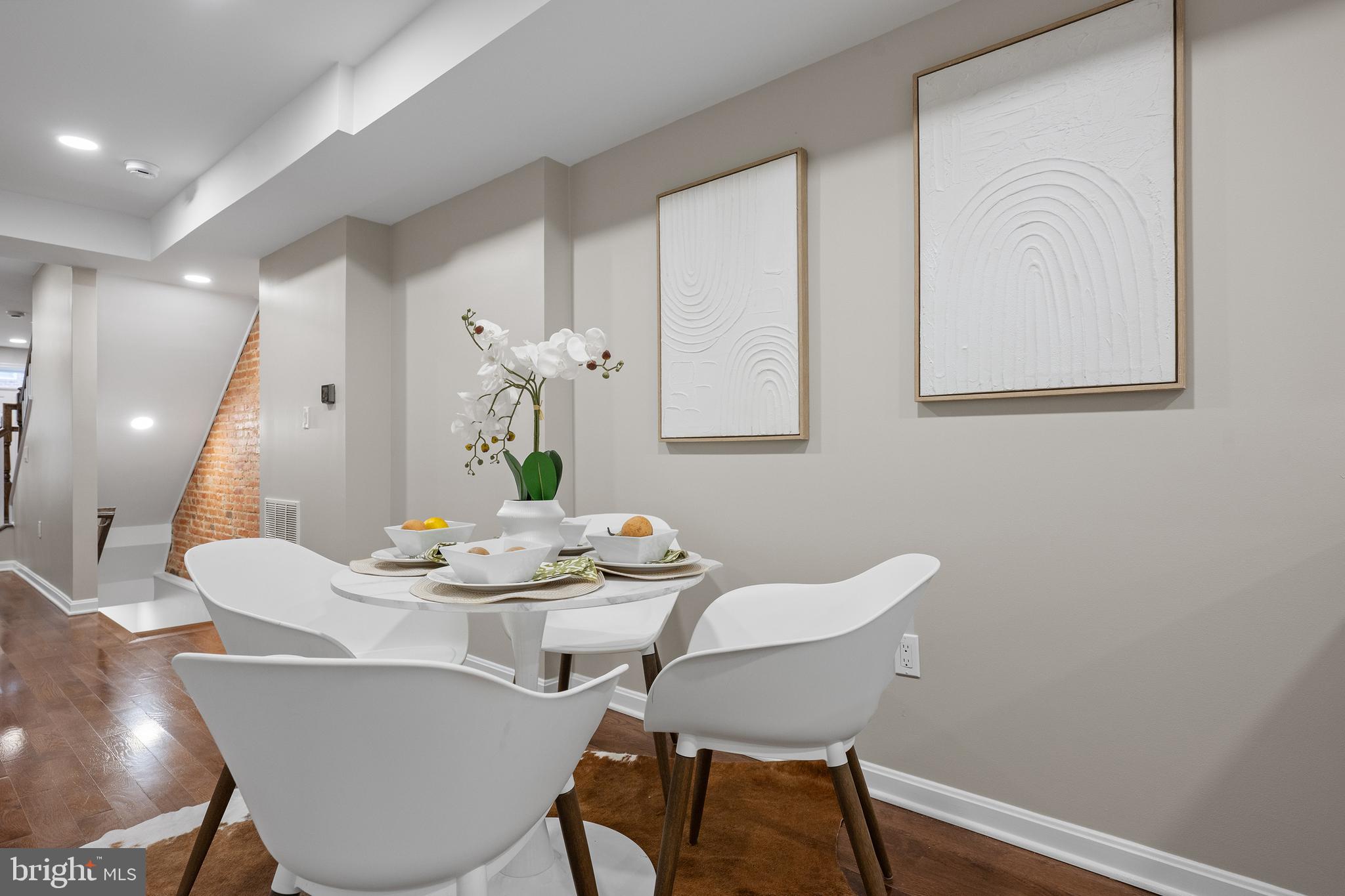 LOCUST POINT - Residential