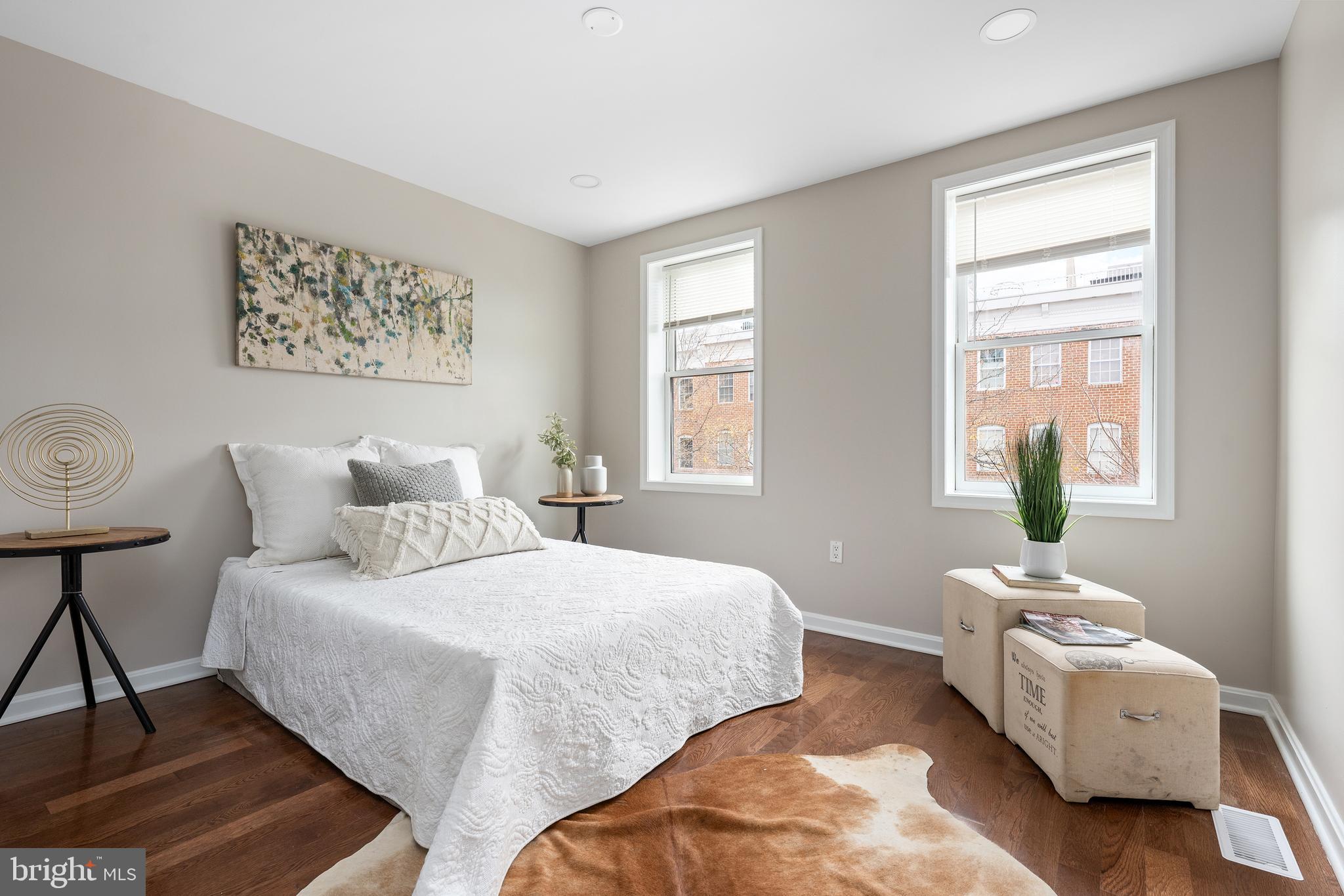 LOCUST POINT - Residential