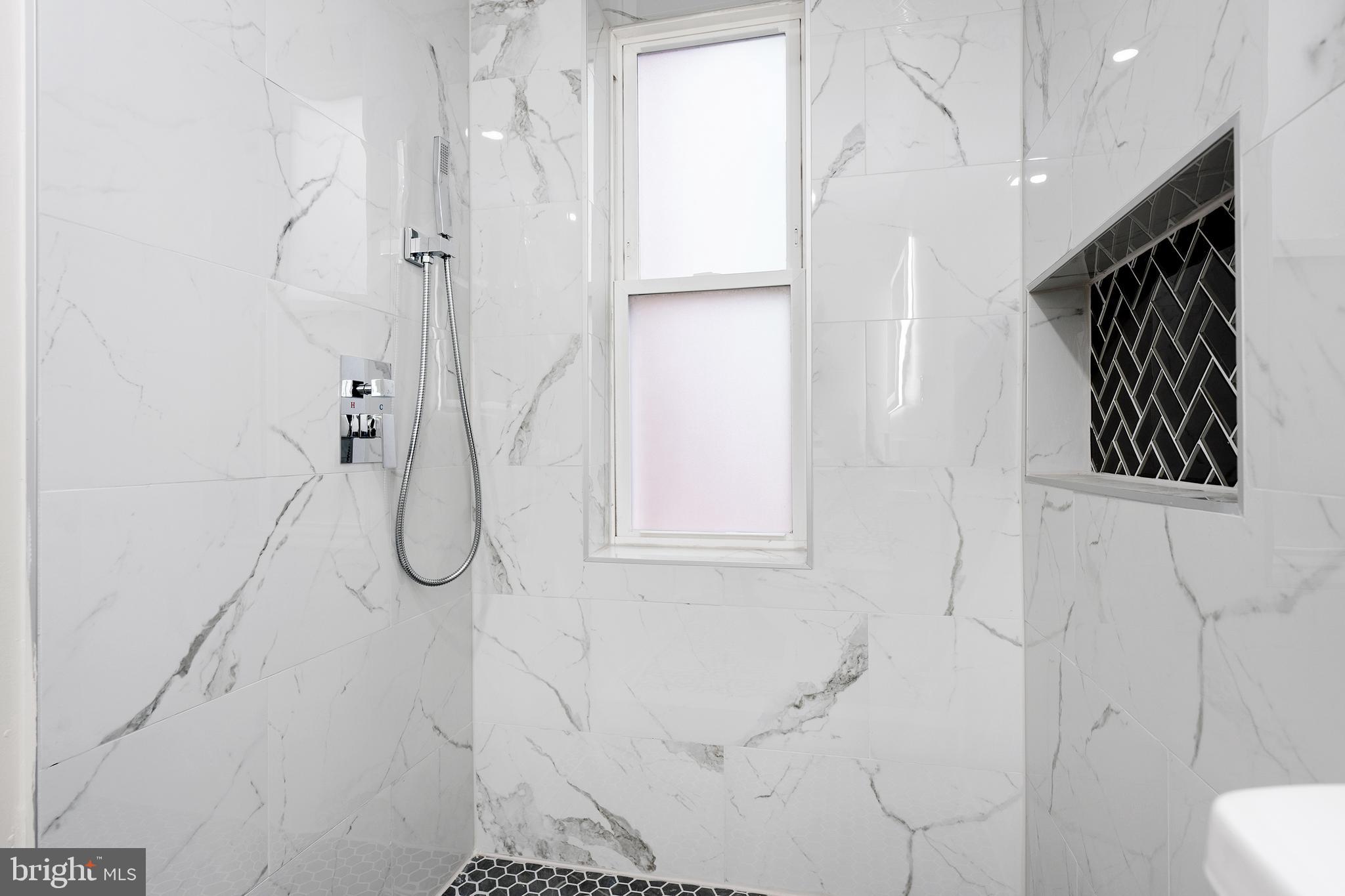 LOCUST POINT - Residential