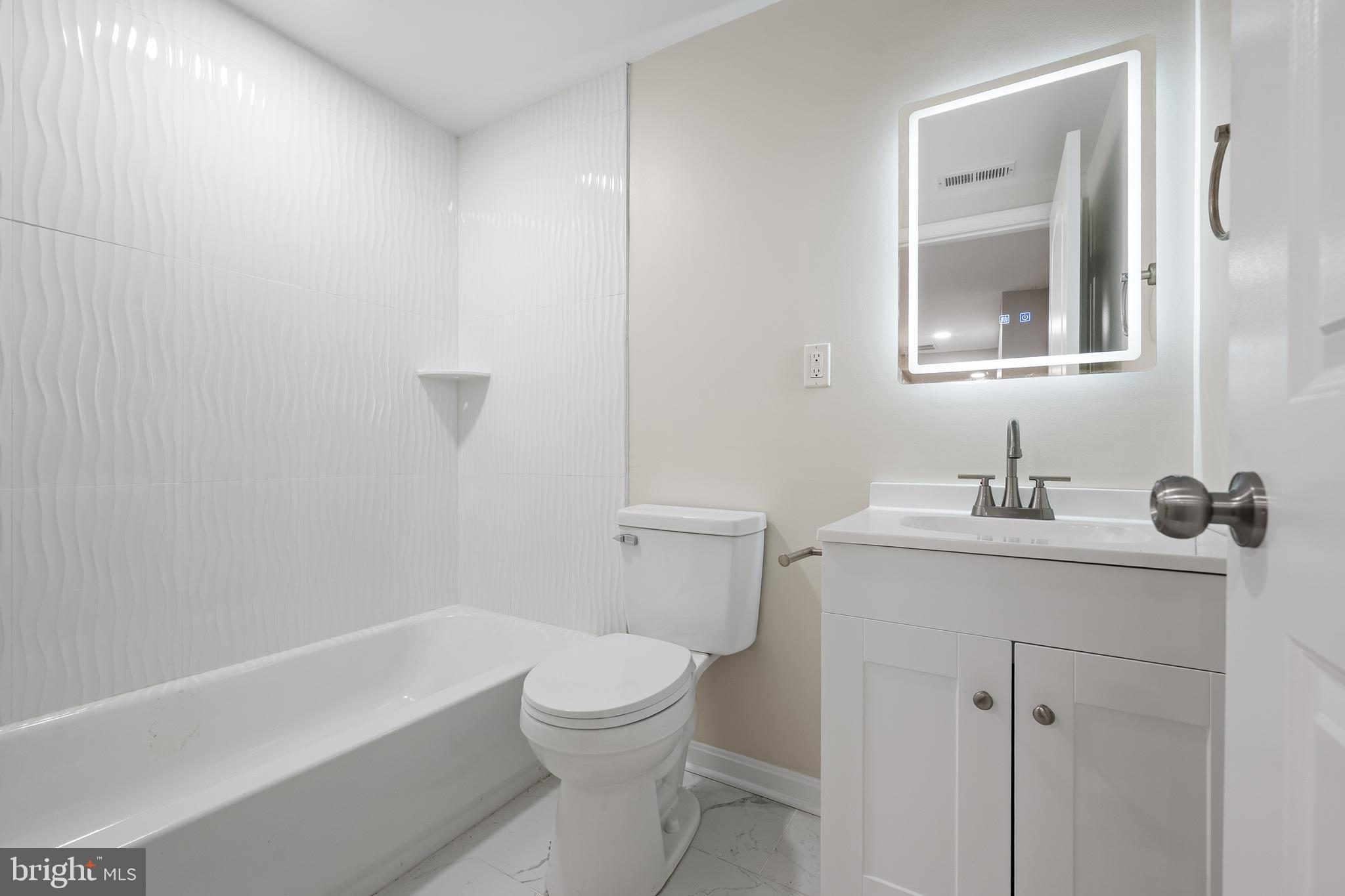 LOCUST POINT - Residential