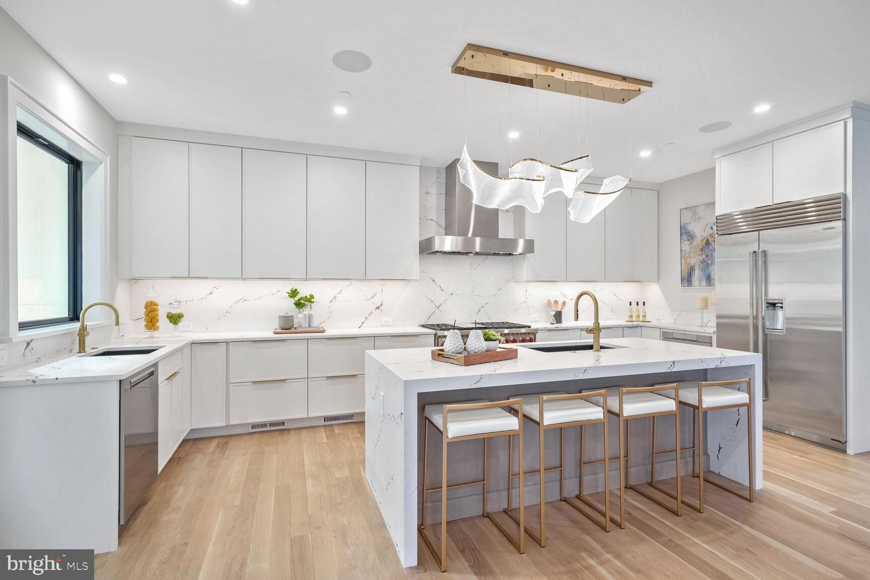 COUNTRY CLUB VILLAGE - Residential