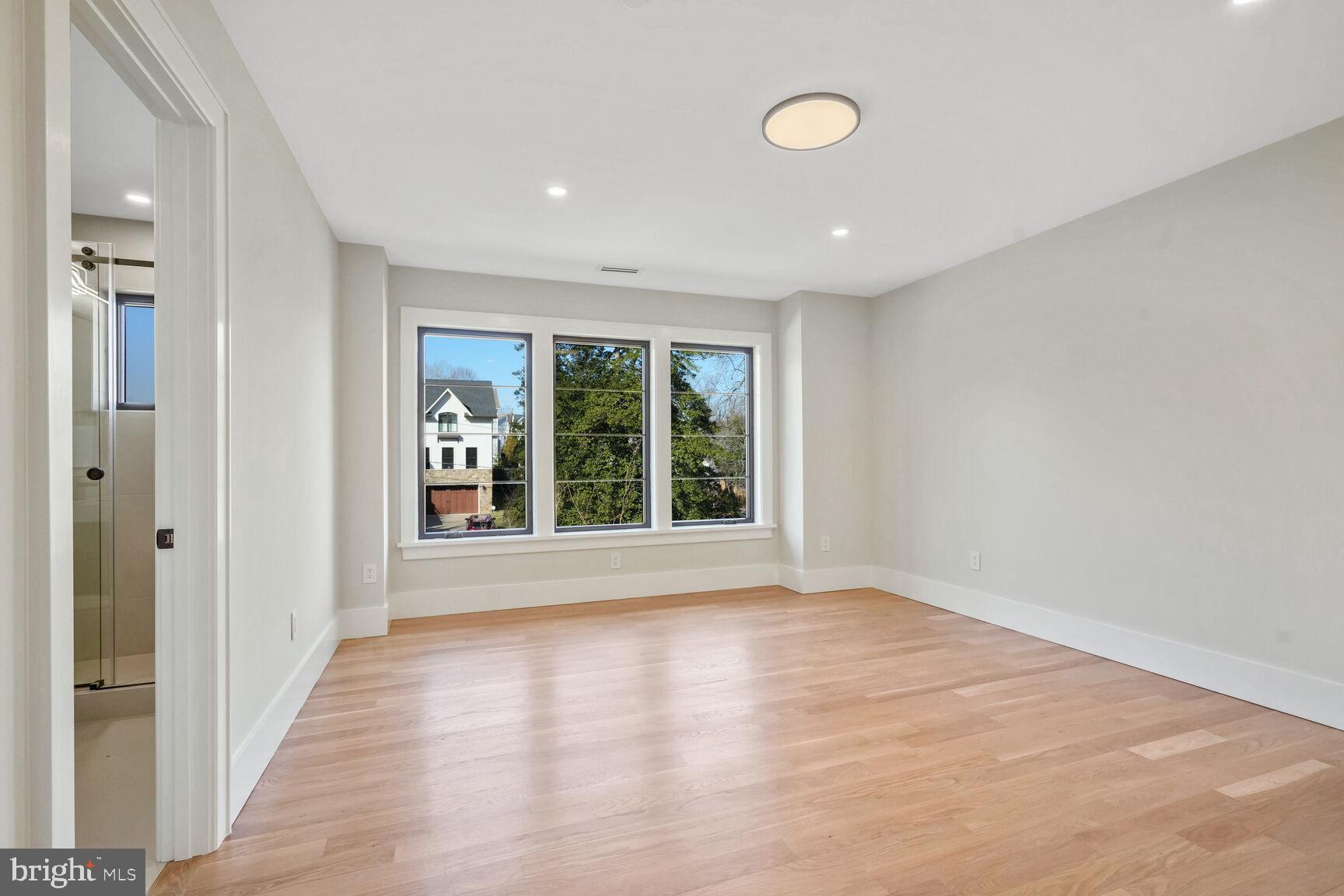 COUNTRY CLUB VILLAGE - Residential