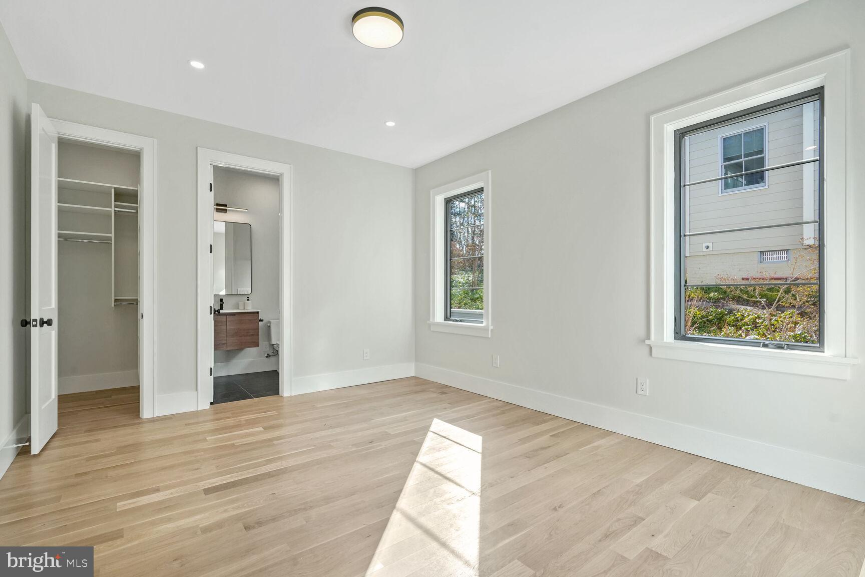 COUNTRY CLUB VILLAGE - Residential