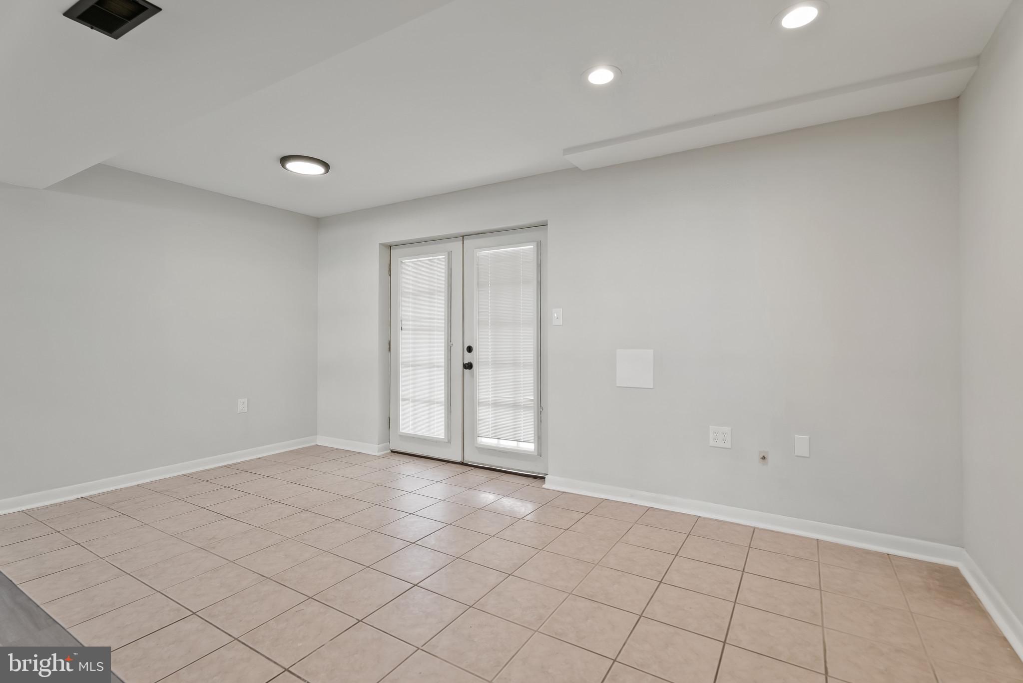 BALTIMORE HIGHLANDS - Residential