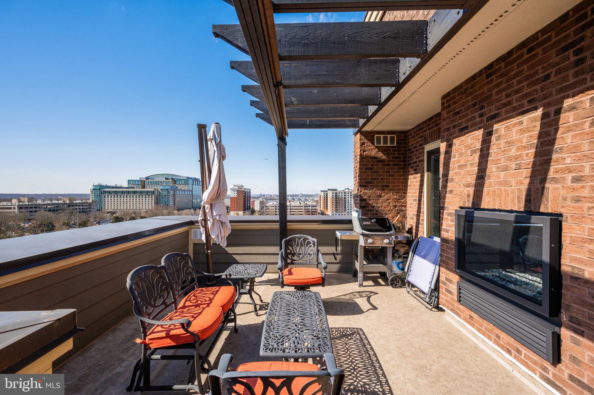 POTOMAC OVERLOOK - Residential