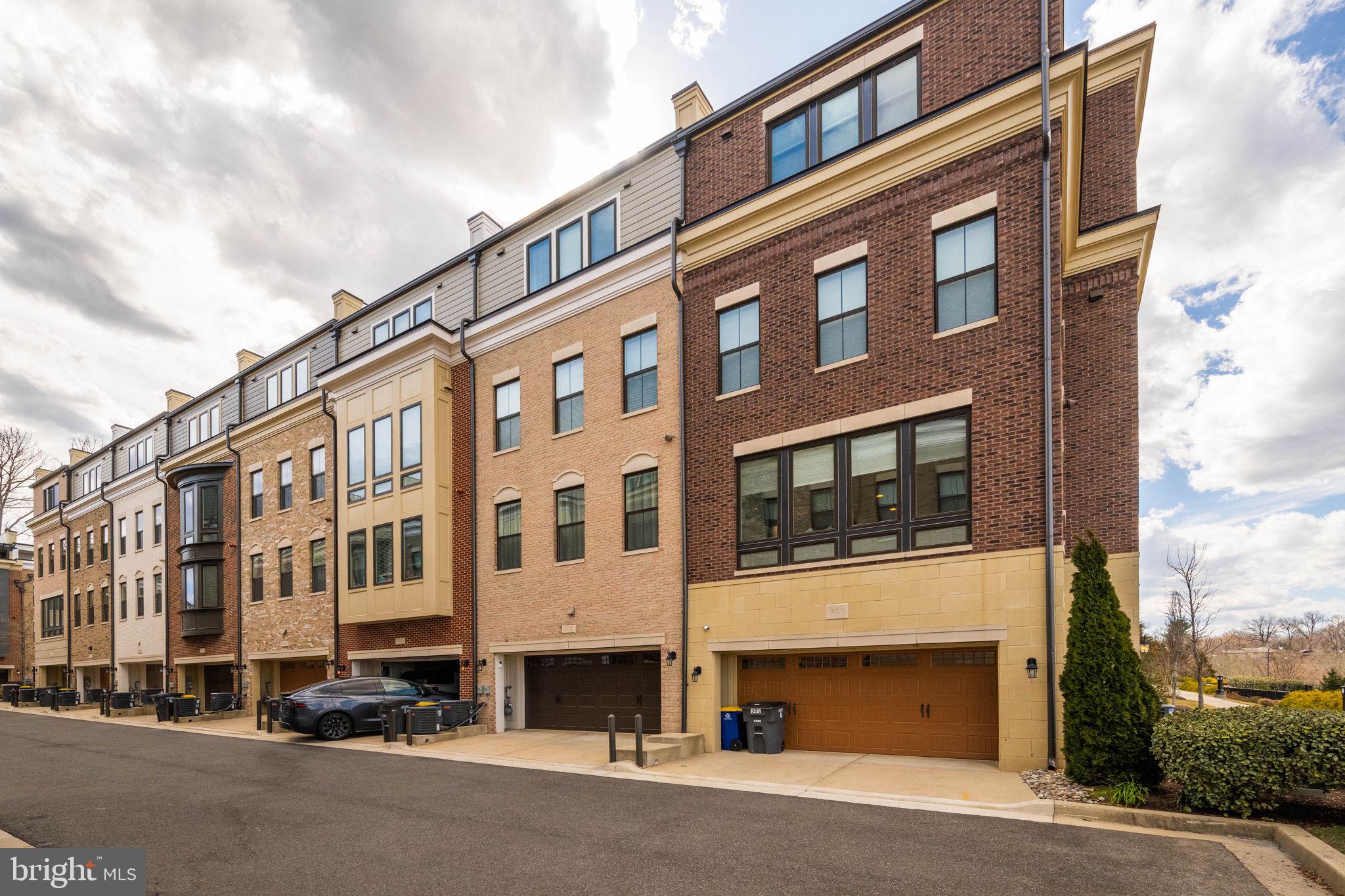 POTOMAC OVERLOOK - Residential