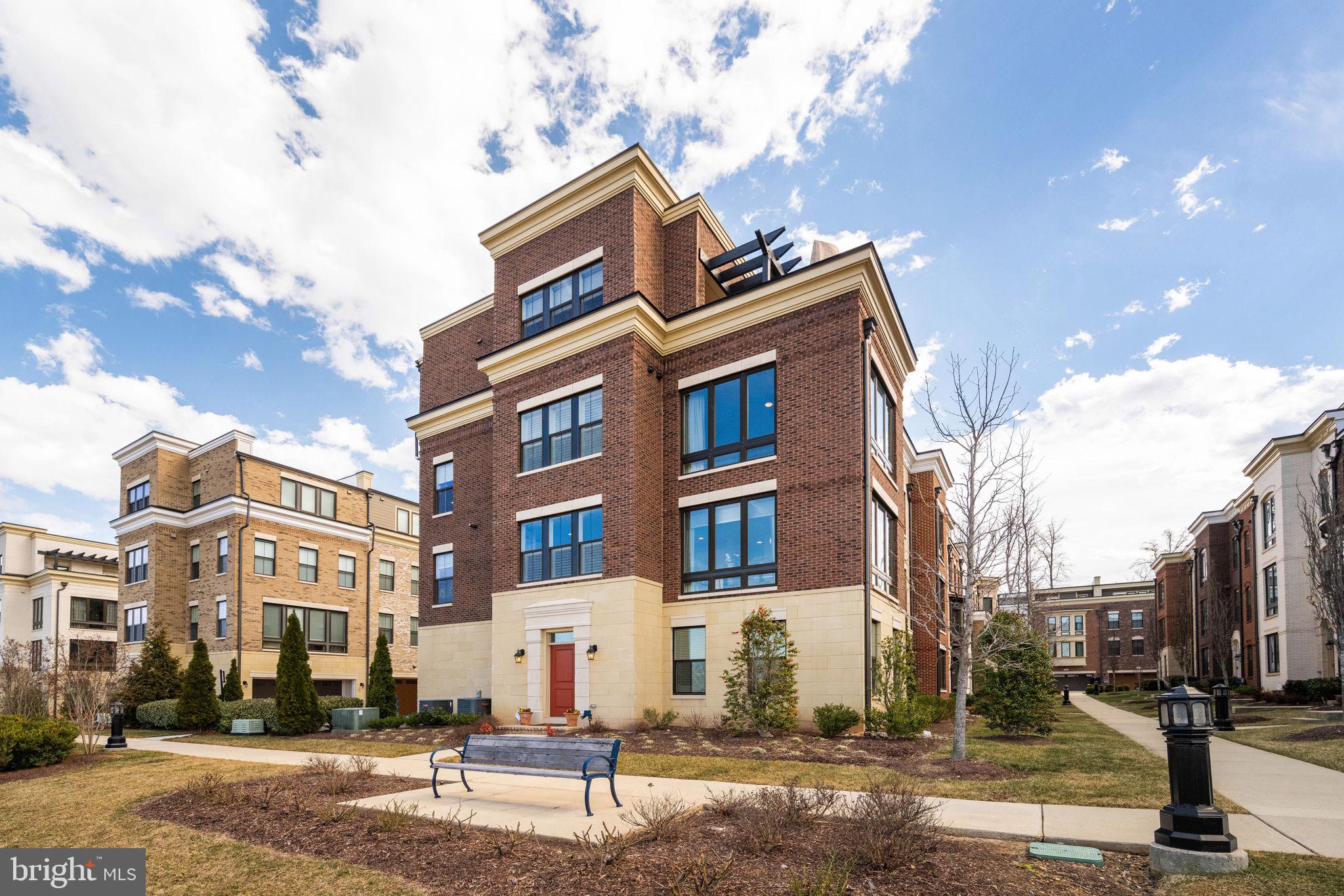501 SILVER CLIPPER LANE