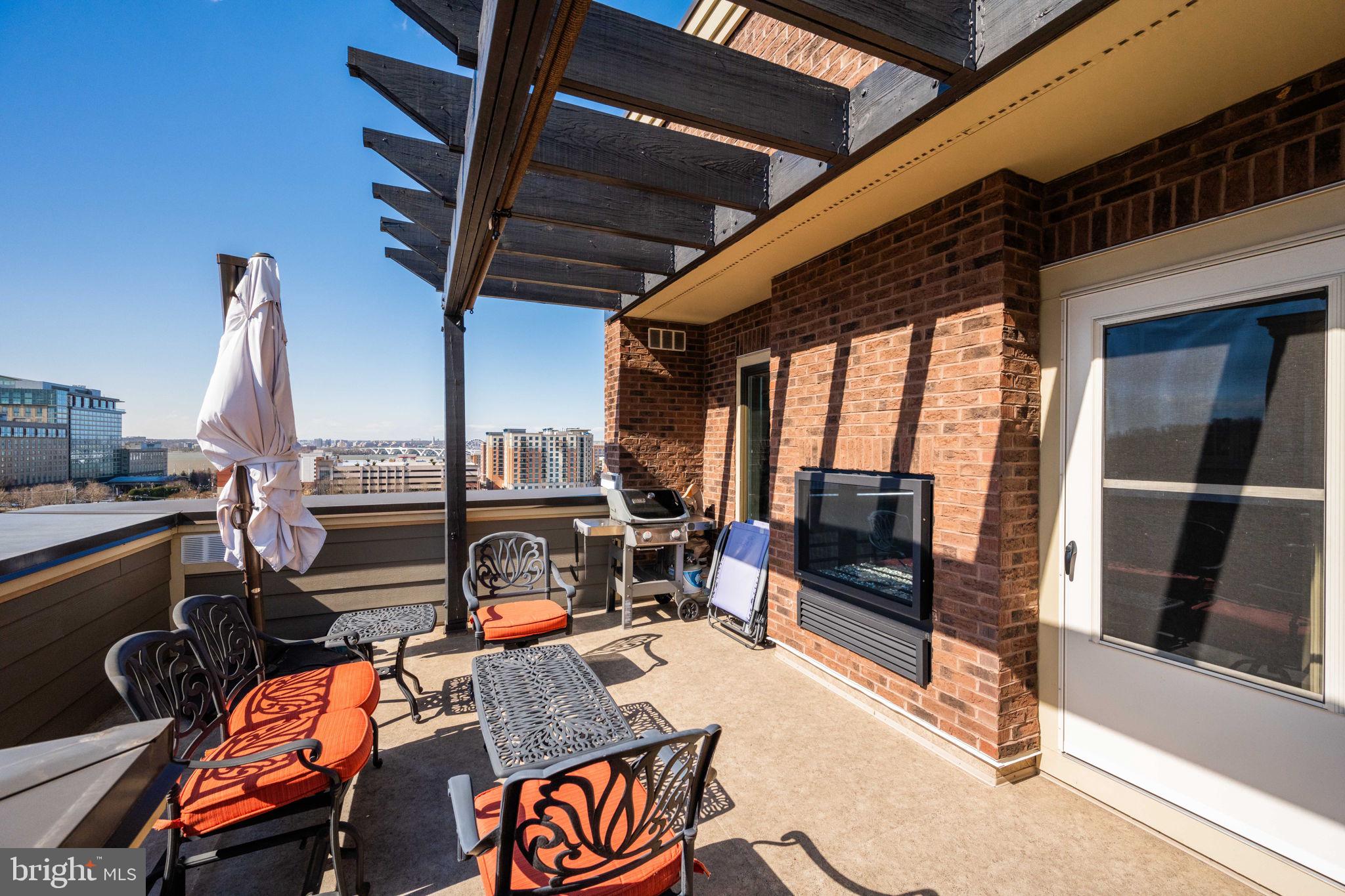 POTOMAC OVERLOOK - Residential