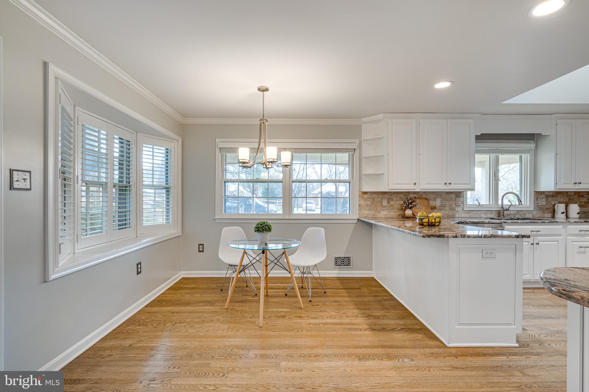 SHOUSE VILLAGE - Residential