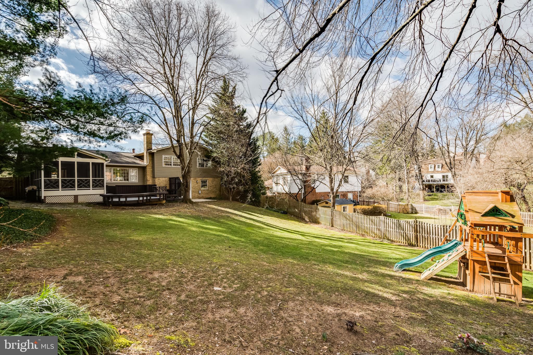 SHOUSE VILLAGE - Residential