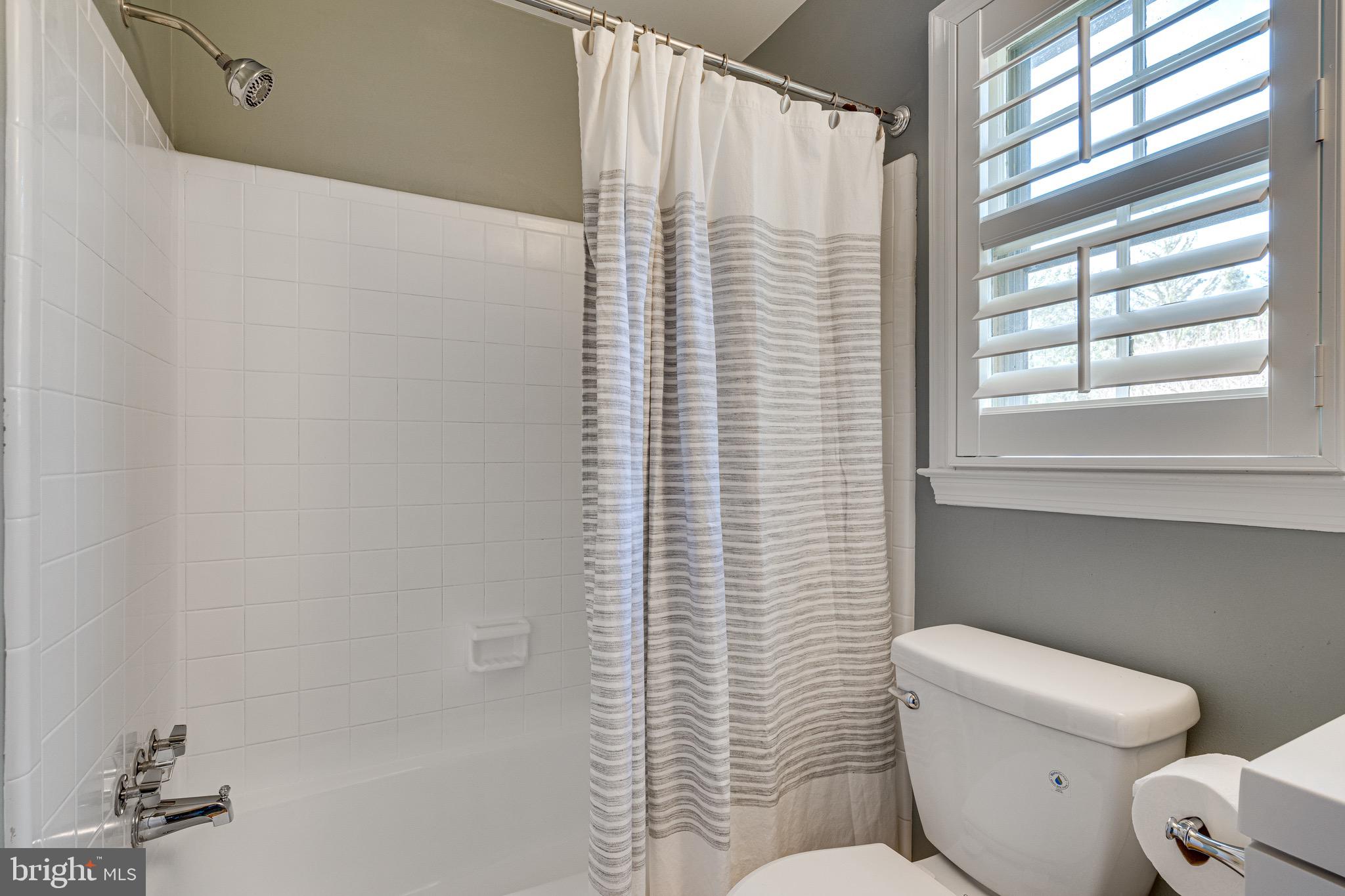 SHOUSE VILLAGE - Residential