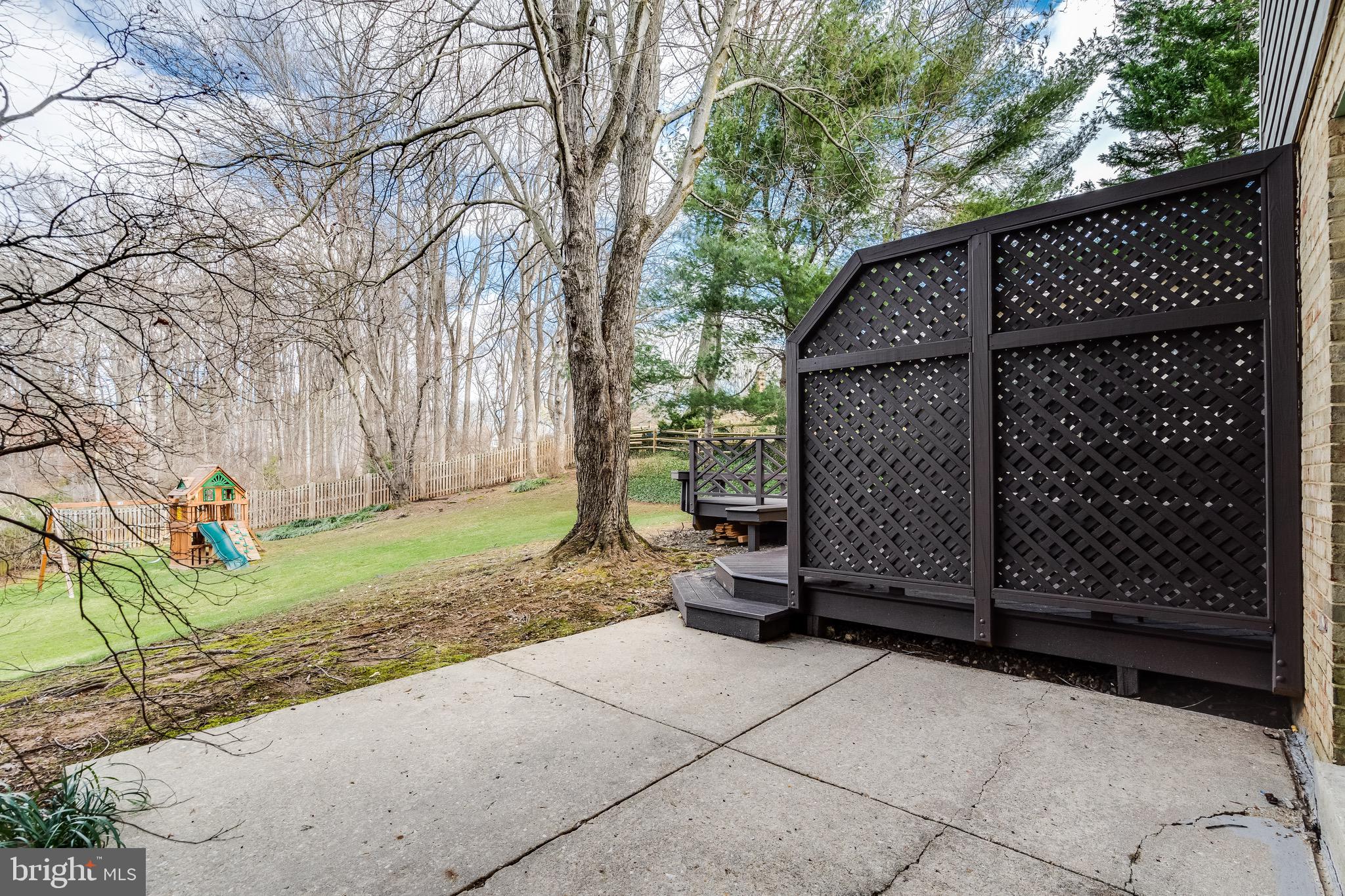 SHOUSE VILLAGE - Residential