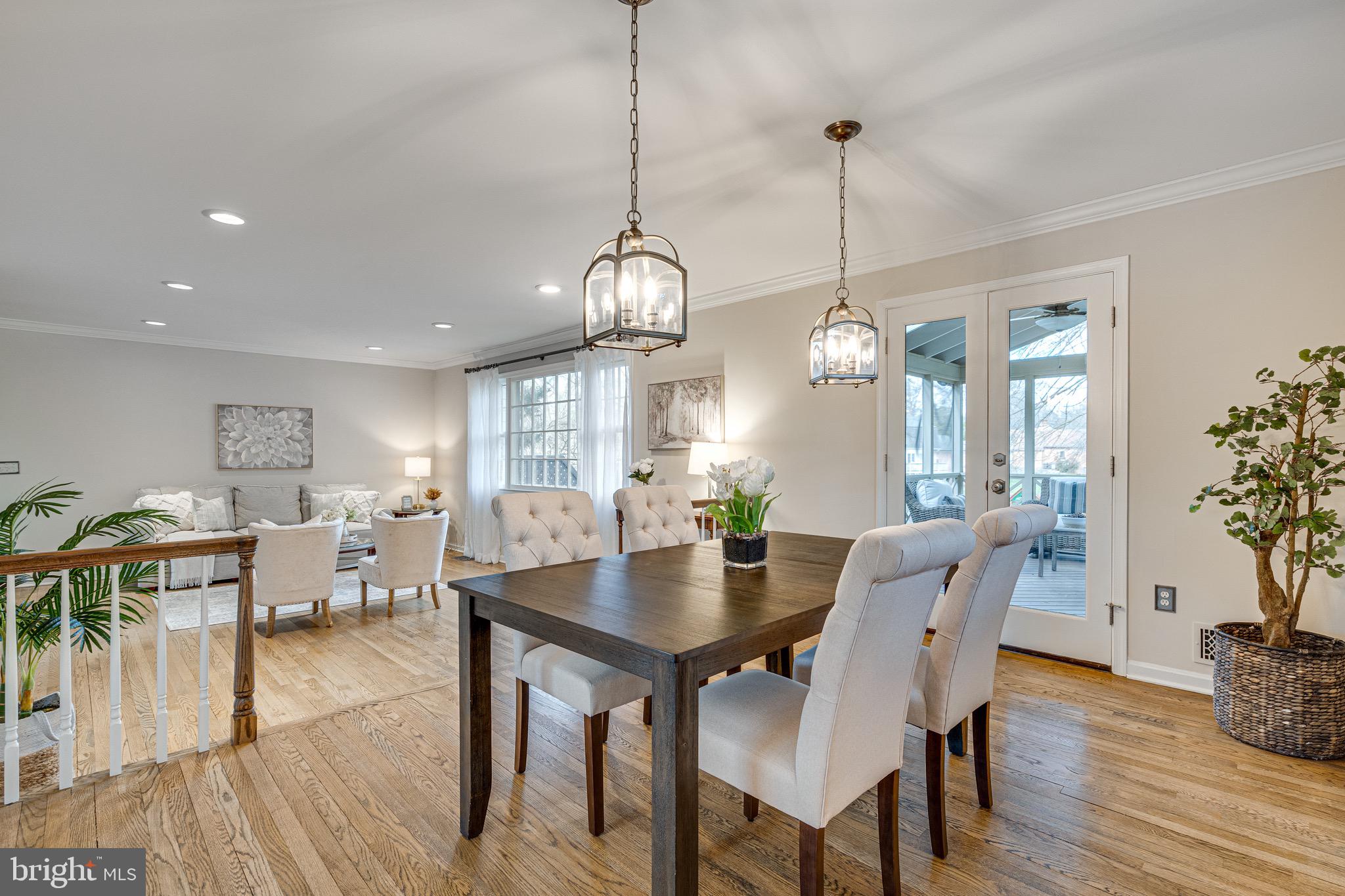 SHOUSE VILLAGE - Residential