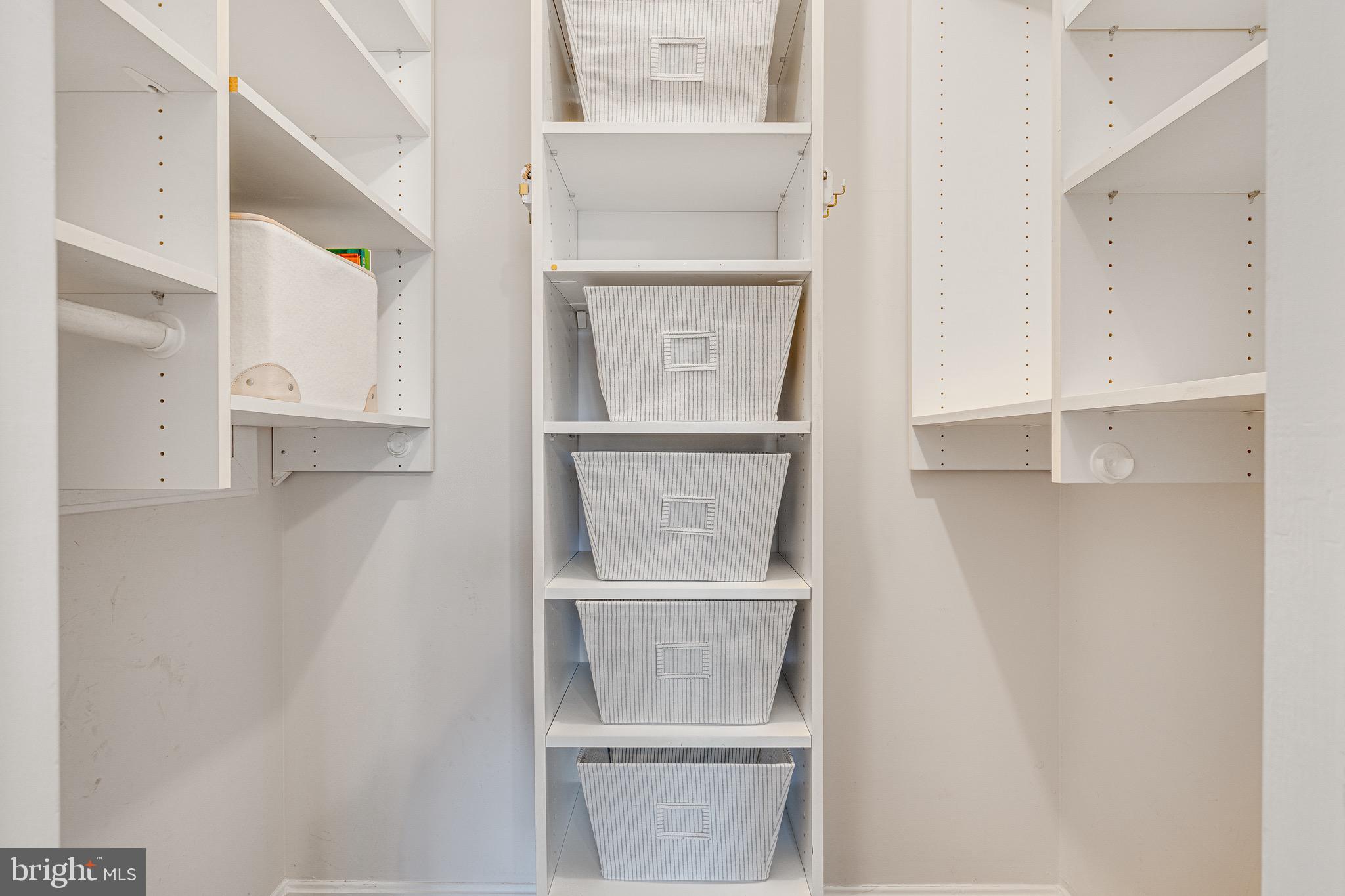 SHOUSE VILLAGE - Residential