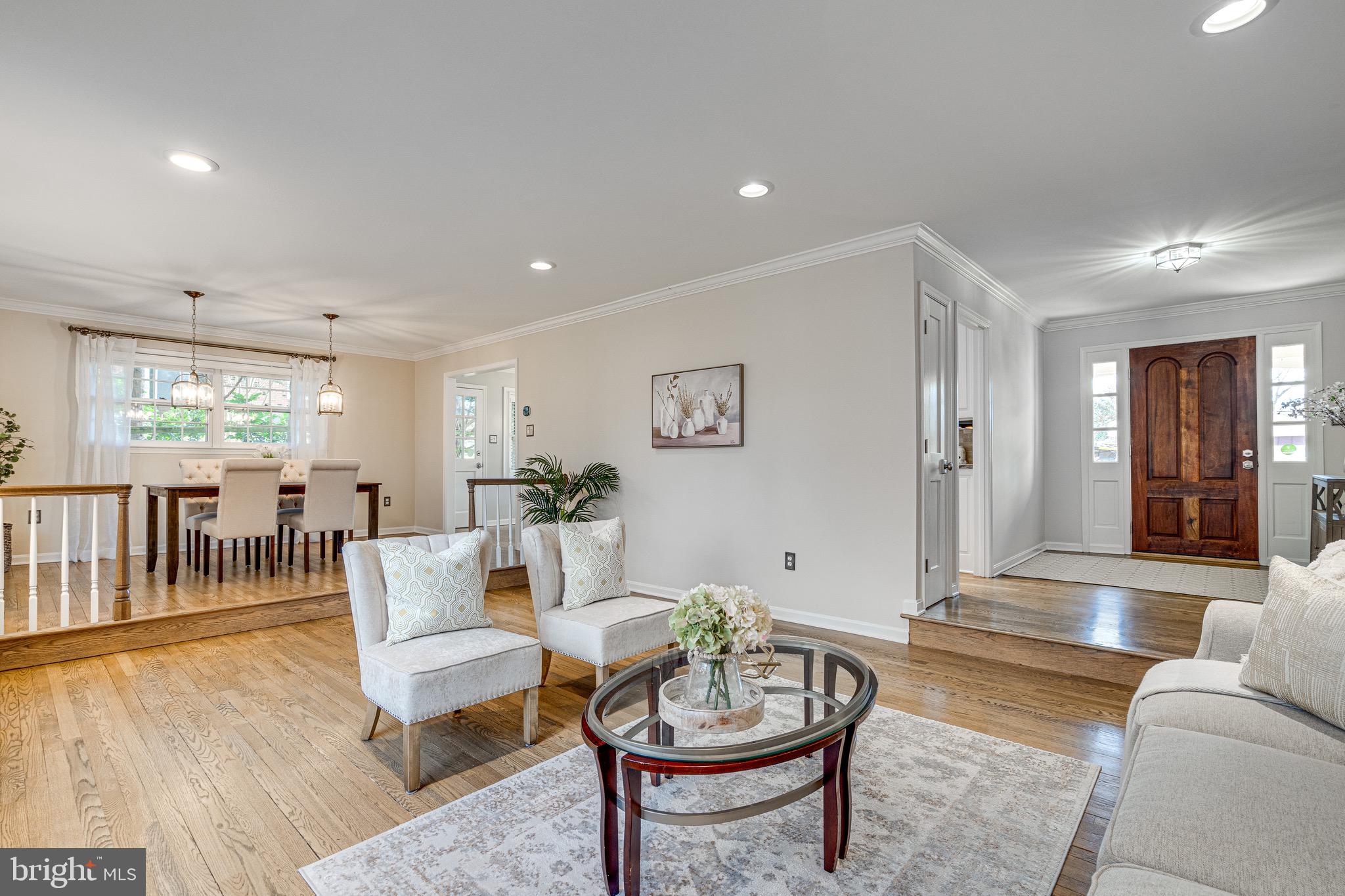 SHOUSE VILLAGE - Residential