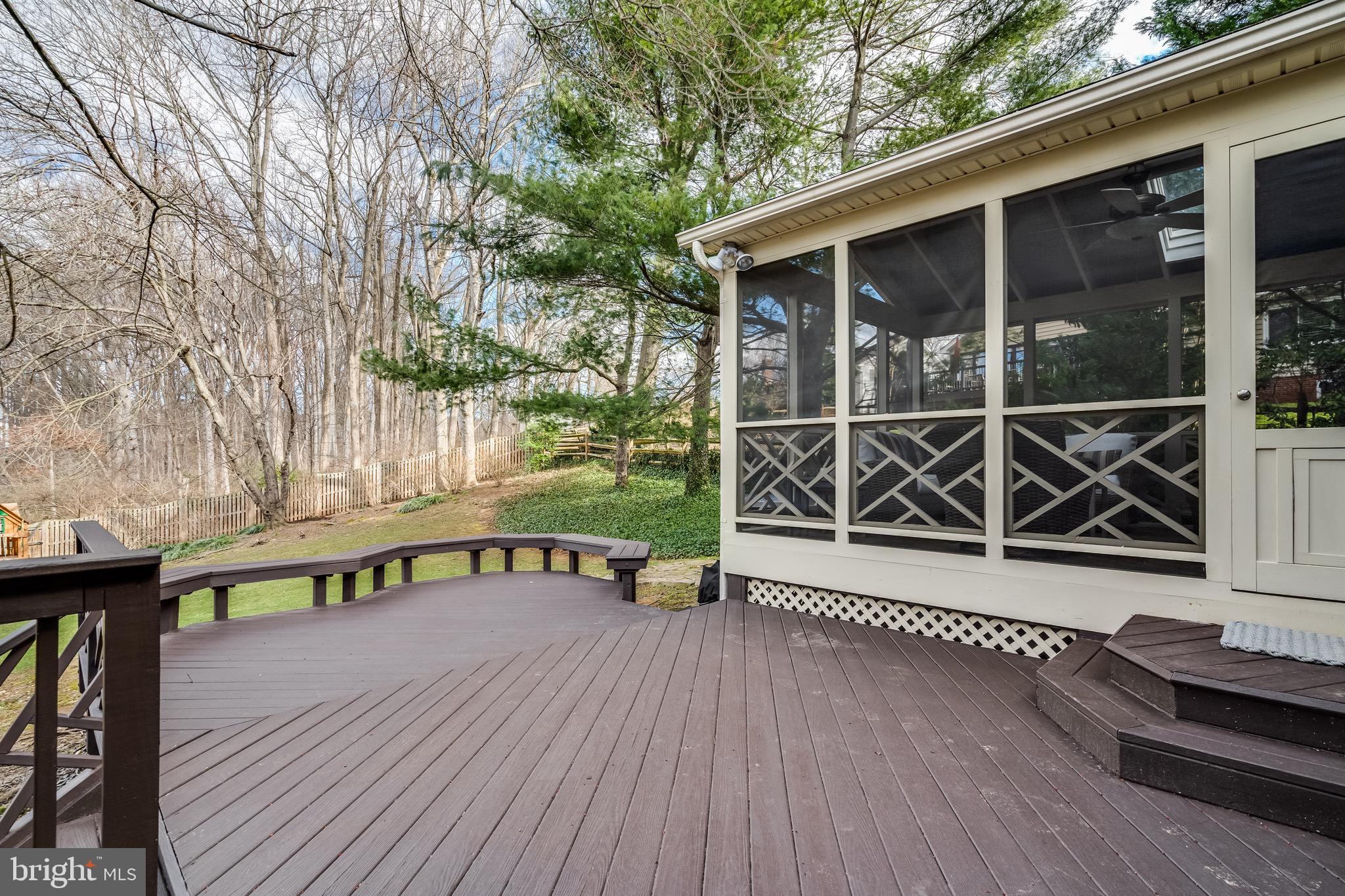 SHOUSE VILLAGE - Residential