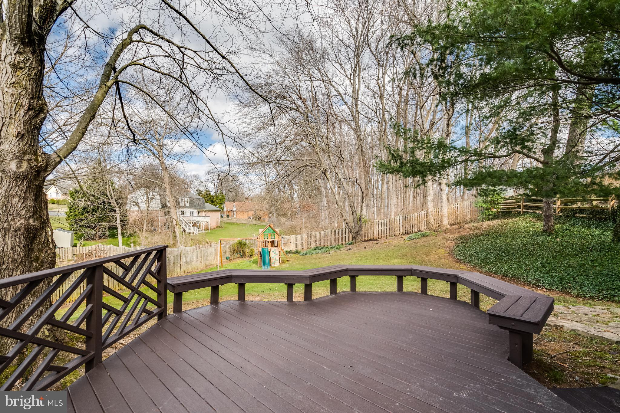 SHOUSE VILLAGE - Residential