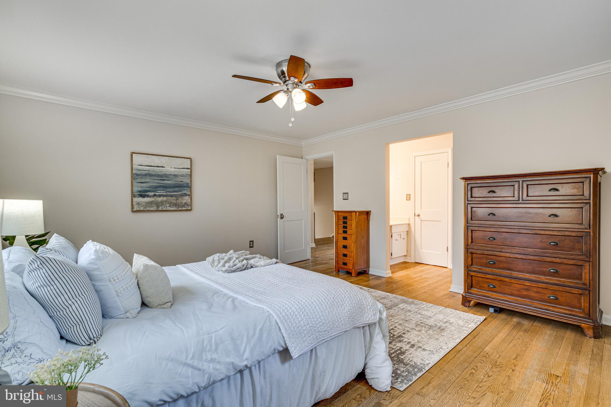 SHOUSE VILLAGE - Residential