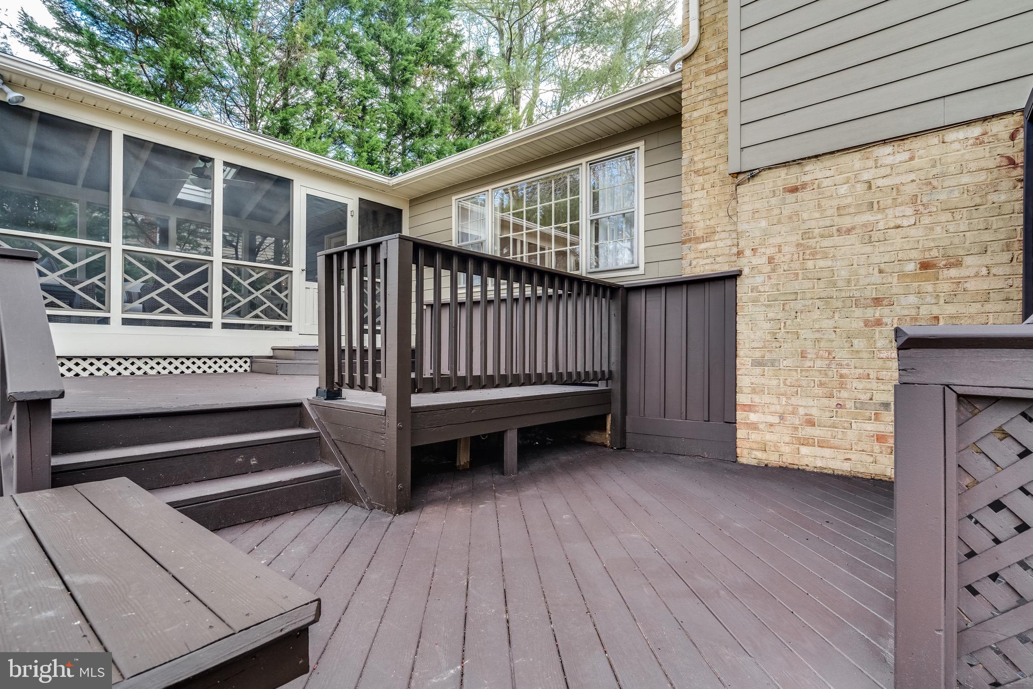 SHOUSE VILLAGE - Residential