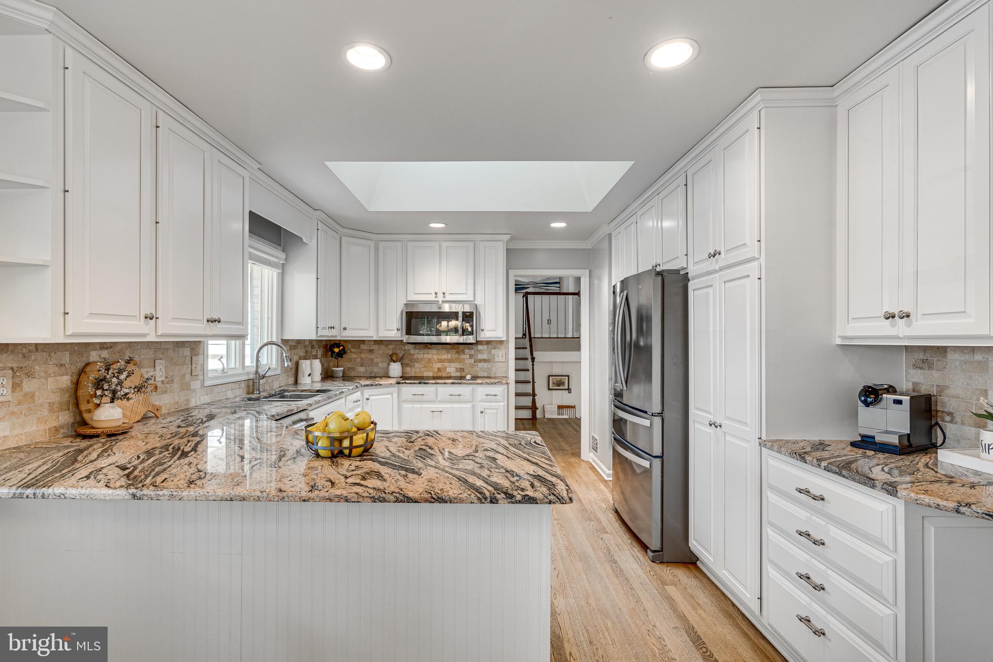 SHOUSE VILLAGE - Residential