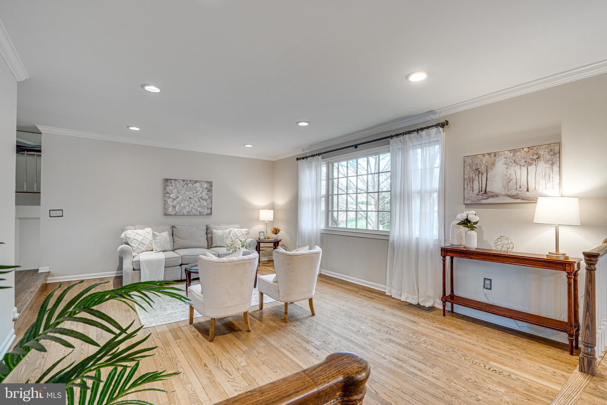 SHOUSE VILLAGE - Residential