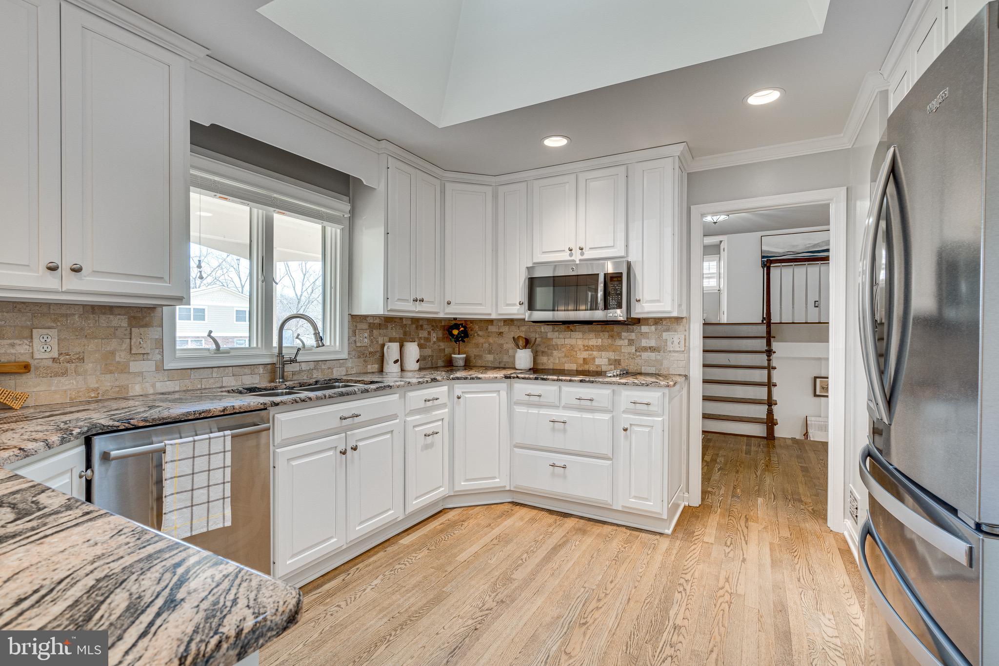 SHOUSE VILLAGE - Residential