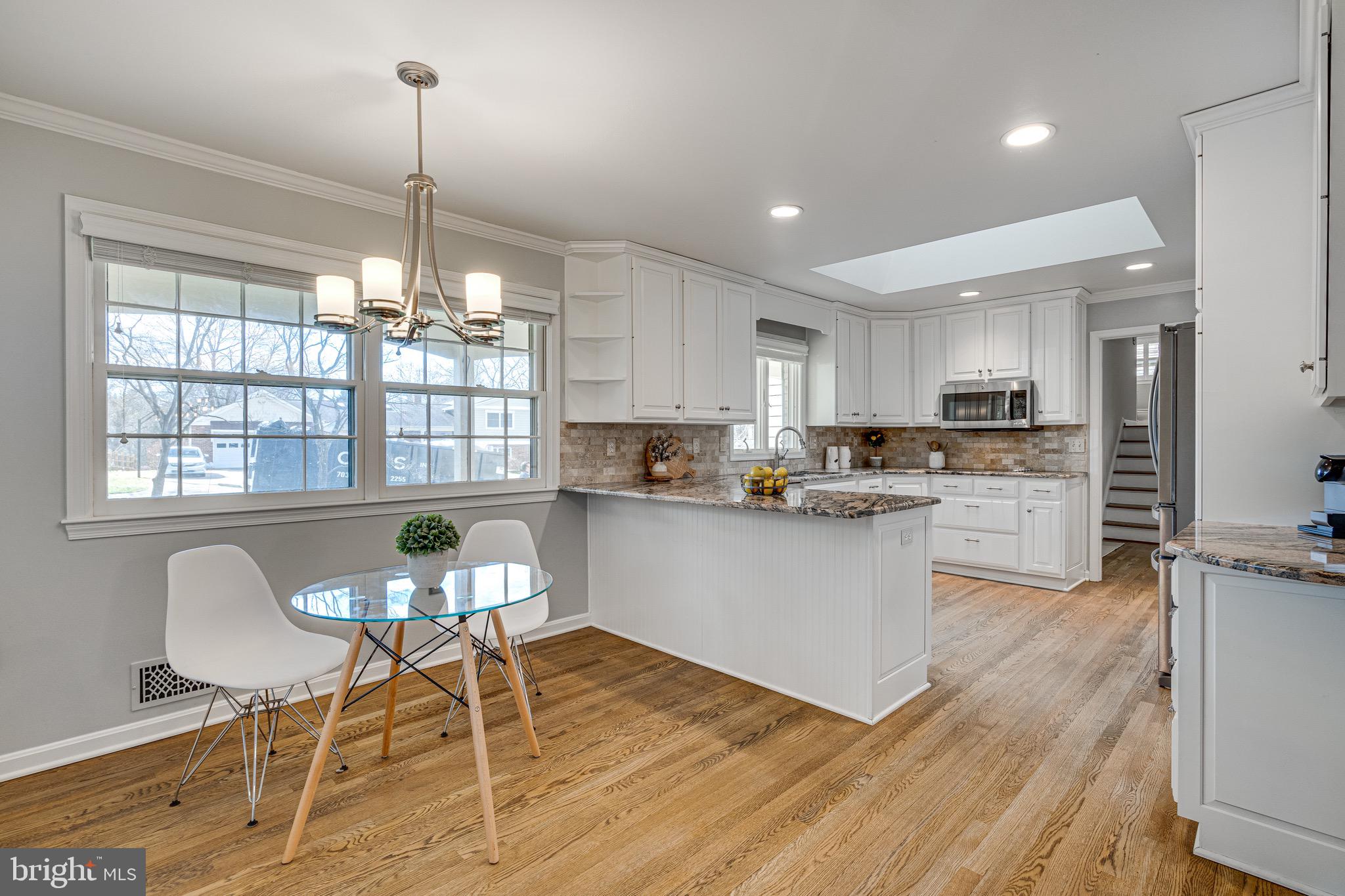 SHOUSE VILLAGE - Residential