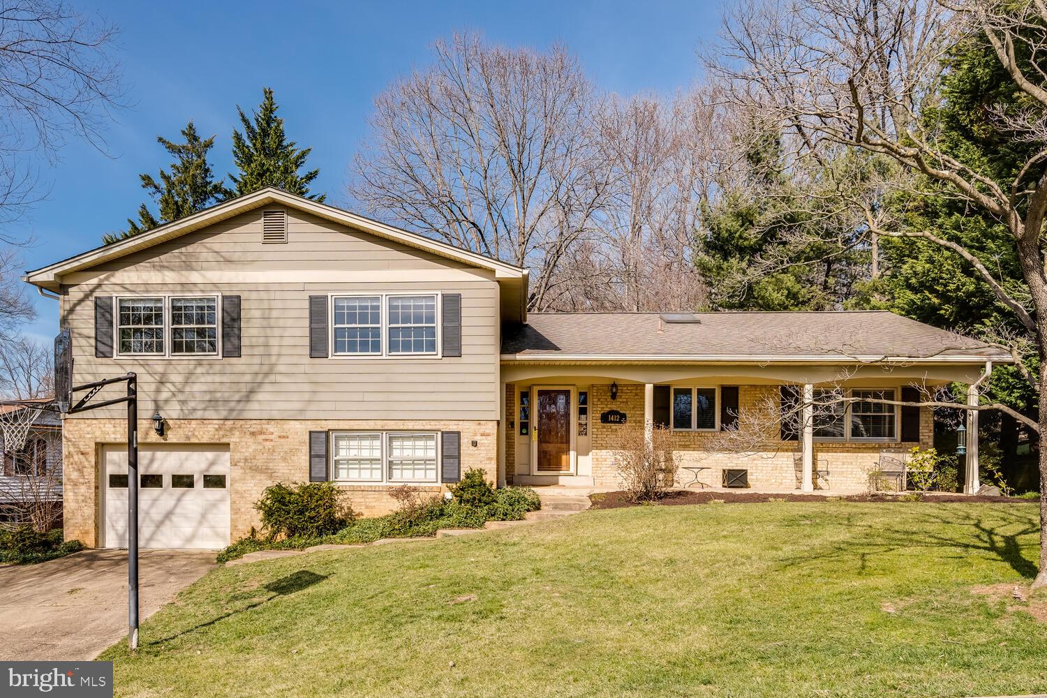 SHOUSE VILLAGE - Residential