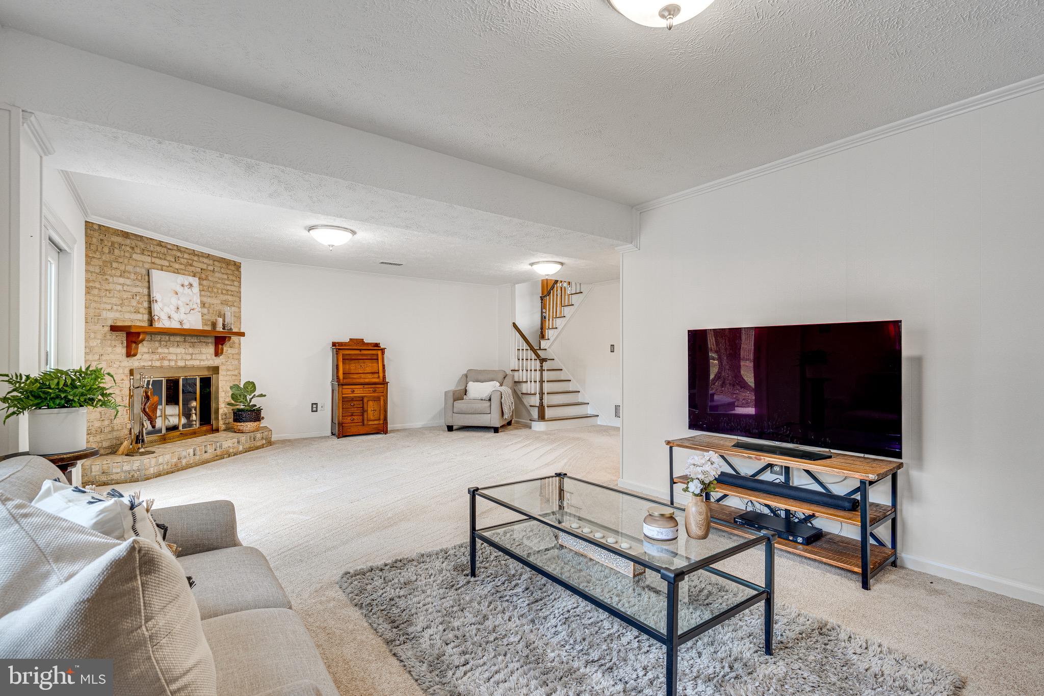 SHOUSE VILLAGE - Residential