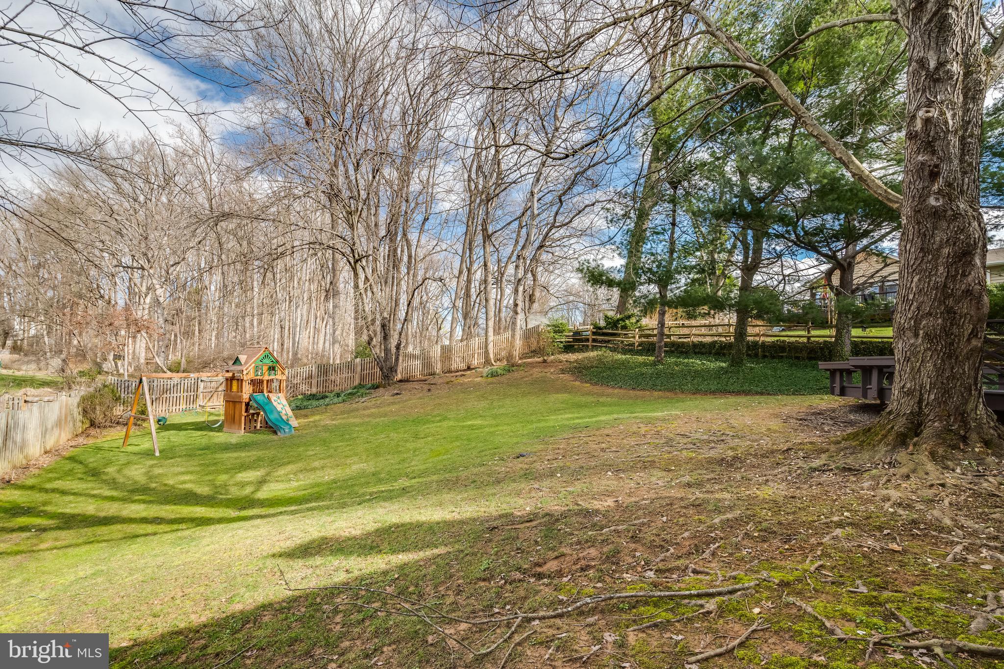 SHOUSE VILLAGE - Residential