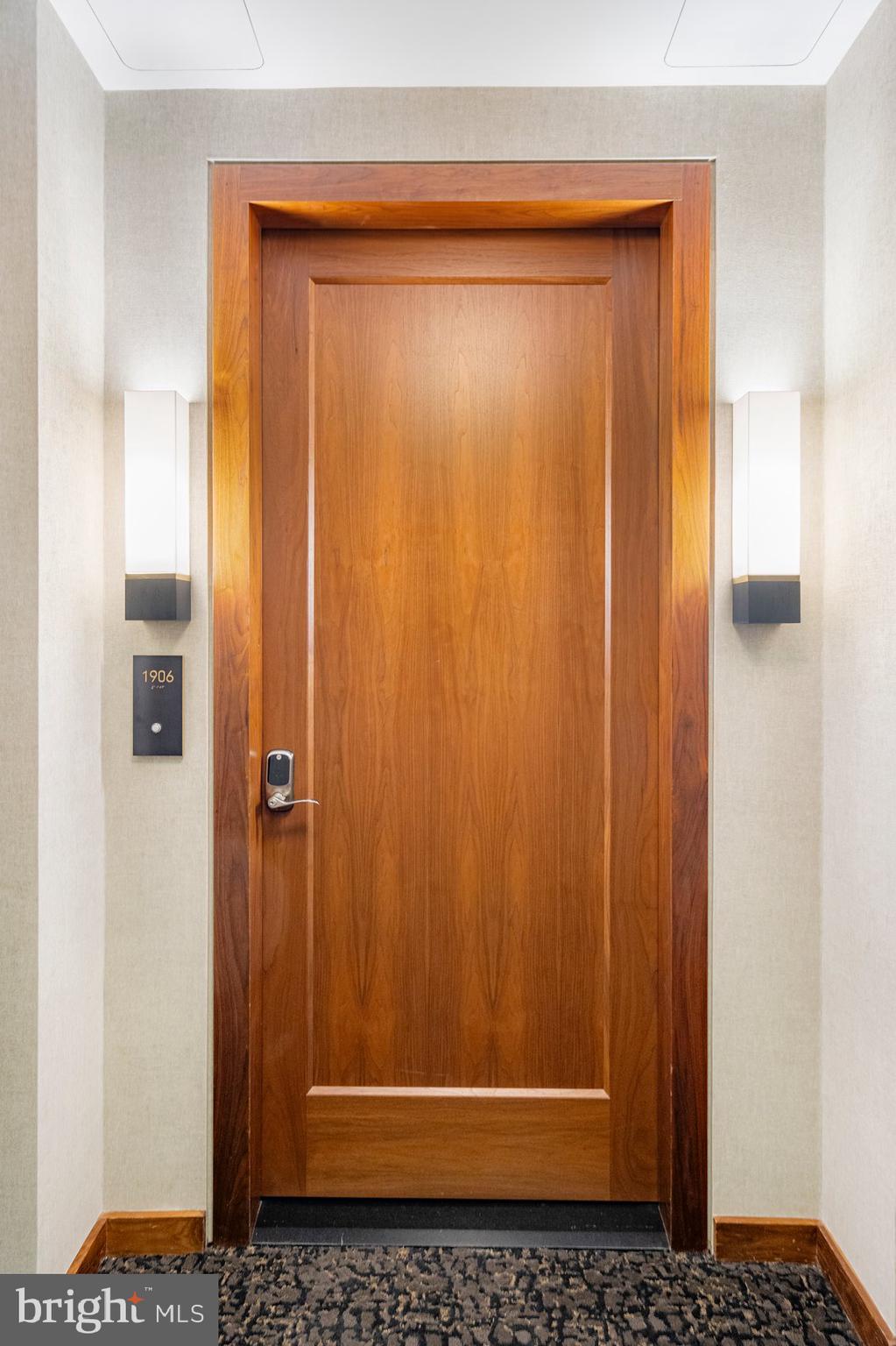 FOUR SEASONS PRIVATE RESIDENCES - Residential Lease