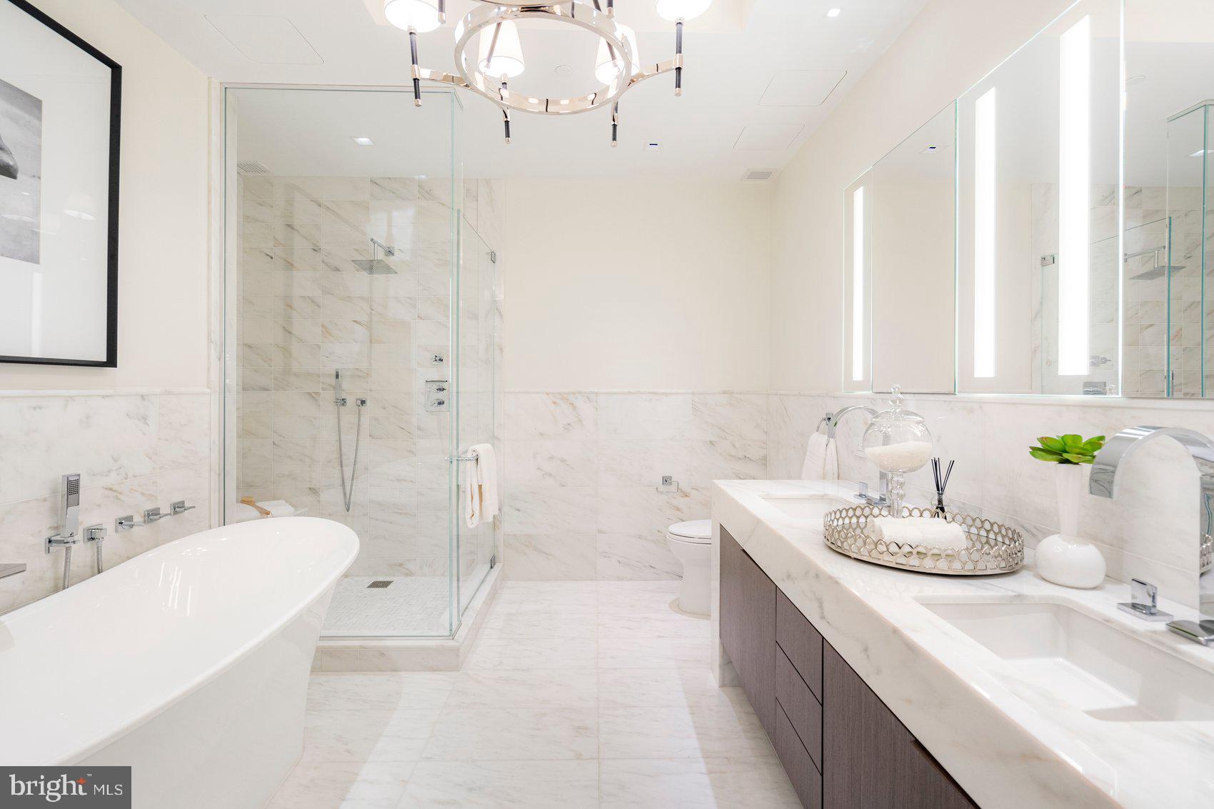 FOUR SEASONS PRIVATE RESIDENCES - Residential Lease