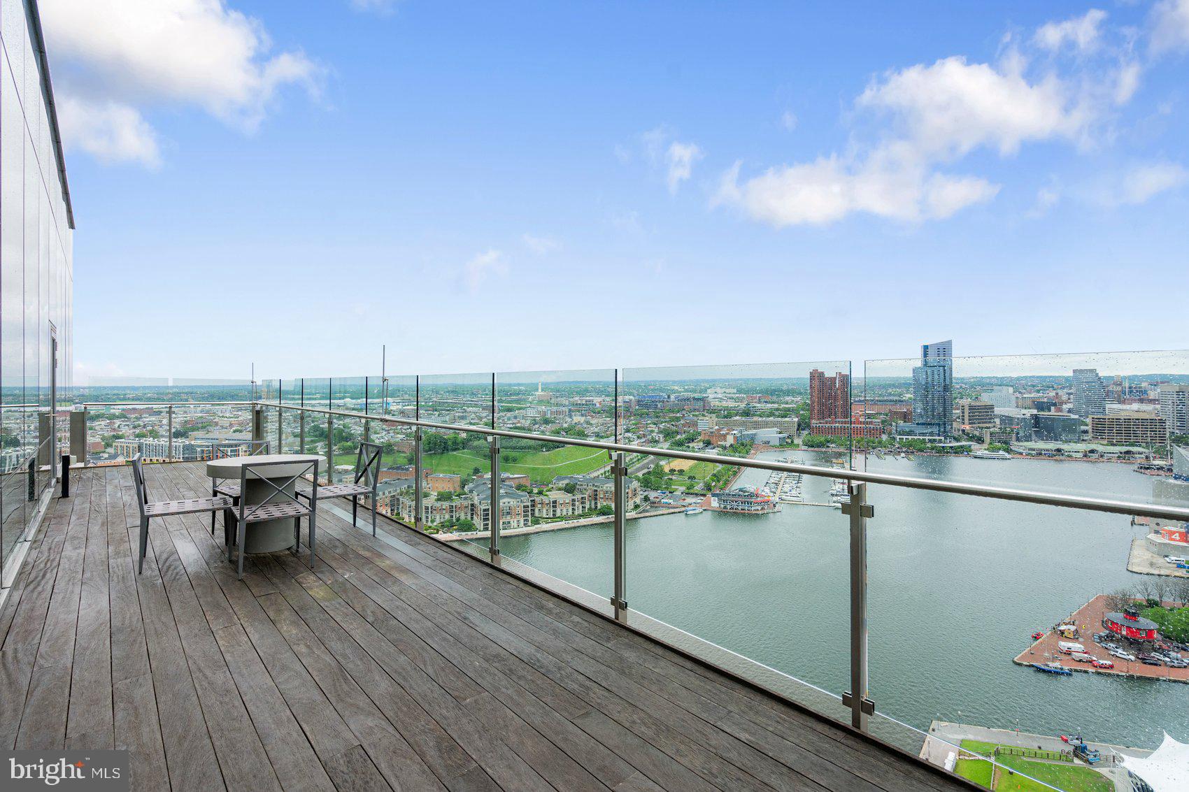 FOUR SEASONS PRIVATE RESIDENCES - Residential Lease