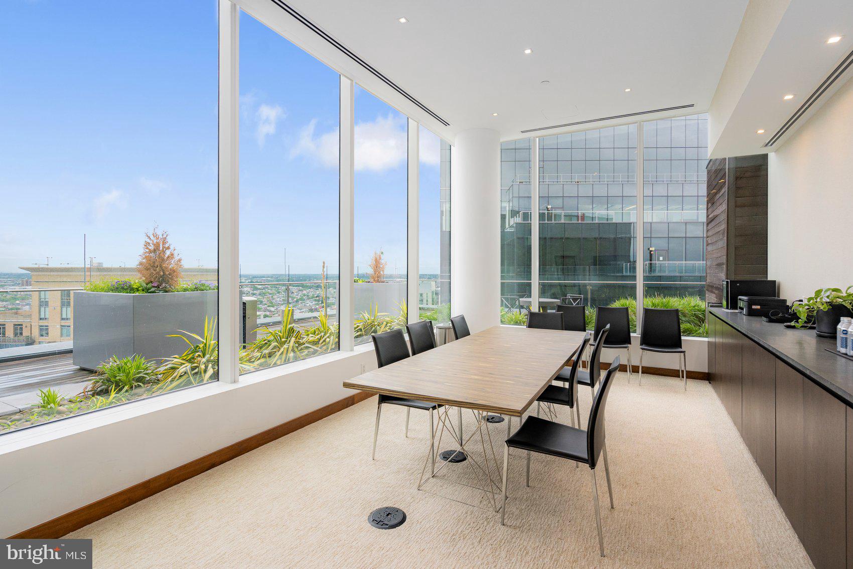 FOUR SEASONS PRIVATE RESIDENCES - Residential Lease