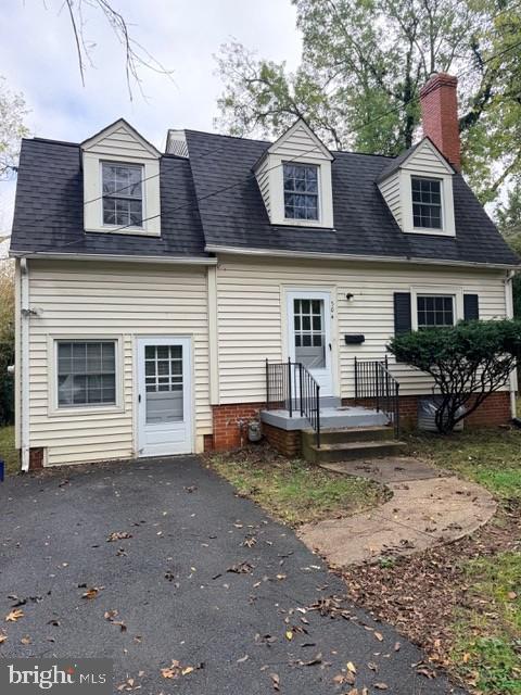 Photo of 502 Monroe Street, ROCKVILLE, MD 20850 (MLS # MDMC2260354)