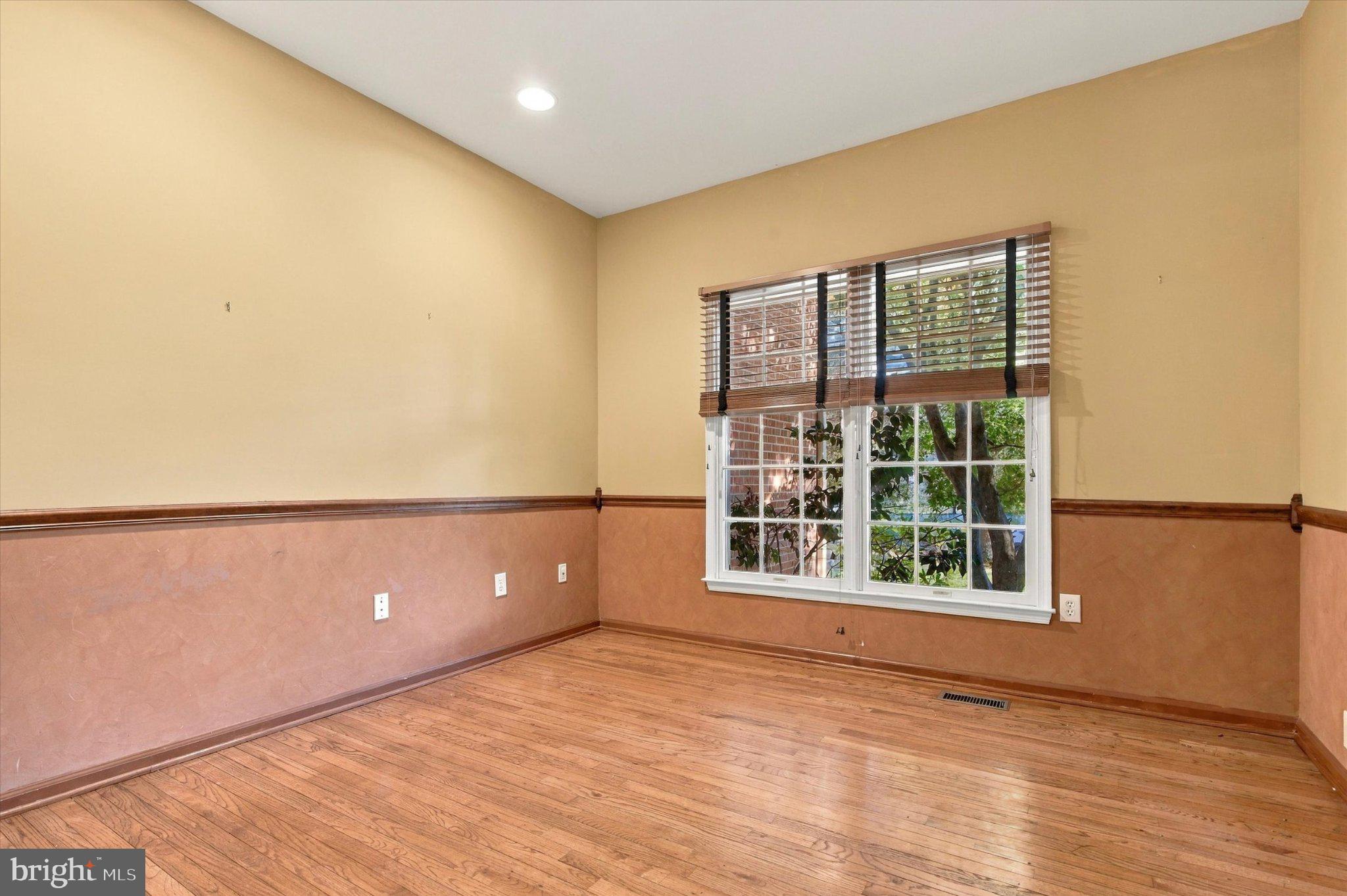 675 BROADMOOR DRIVE