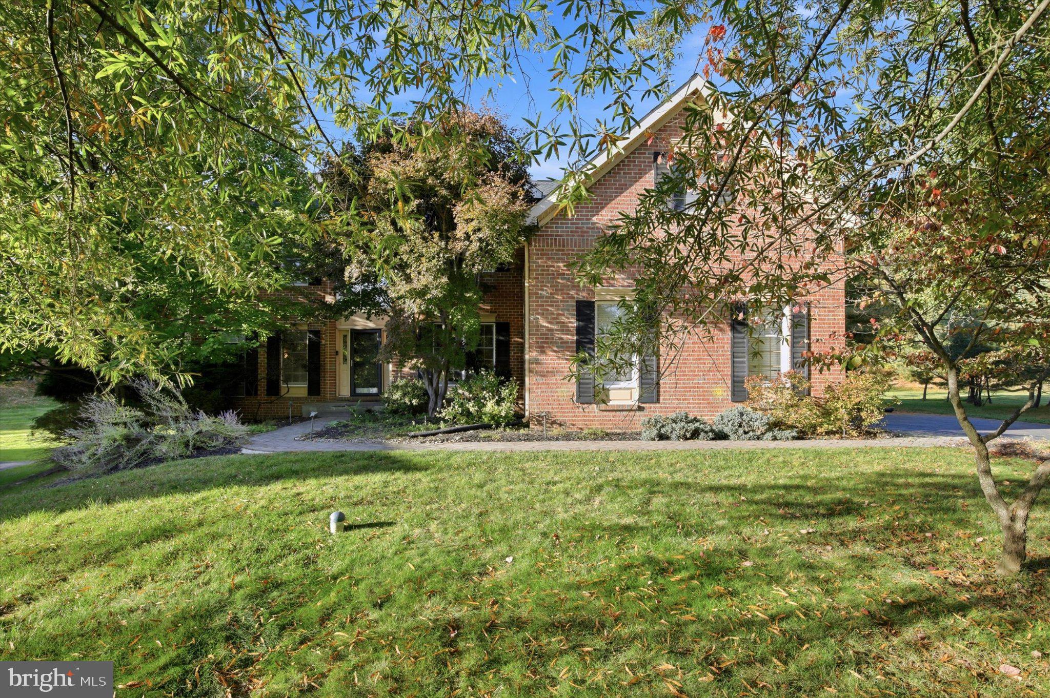 675 BROADMOOR DRIVE