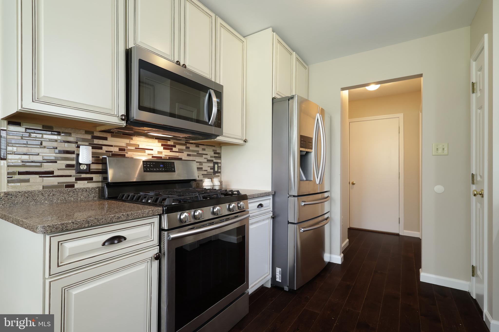 GREENLEAF MANOR - Residential