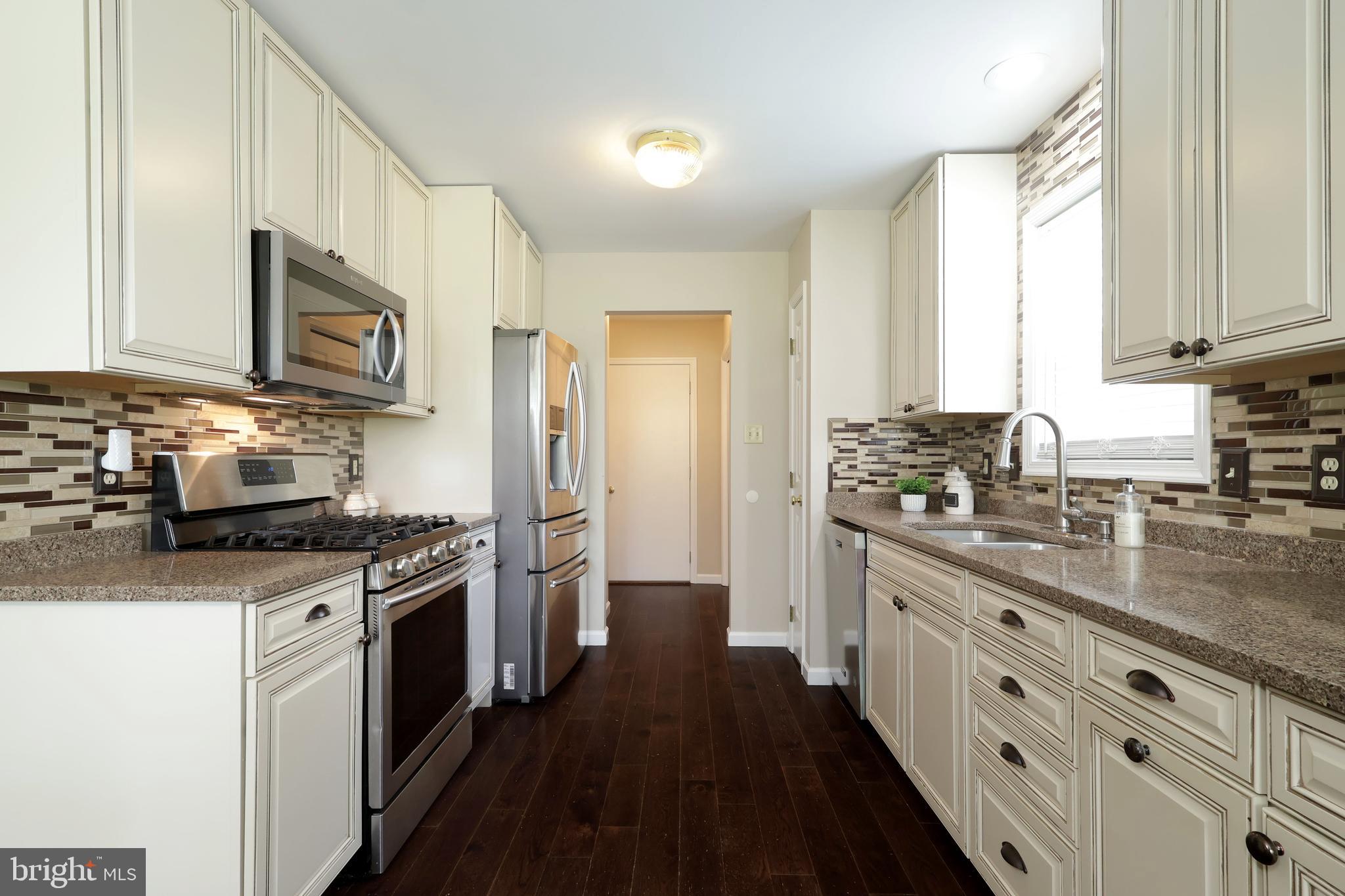 GREENLEAF MANOR - Residential