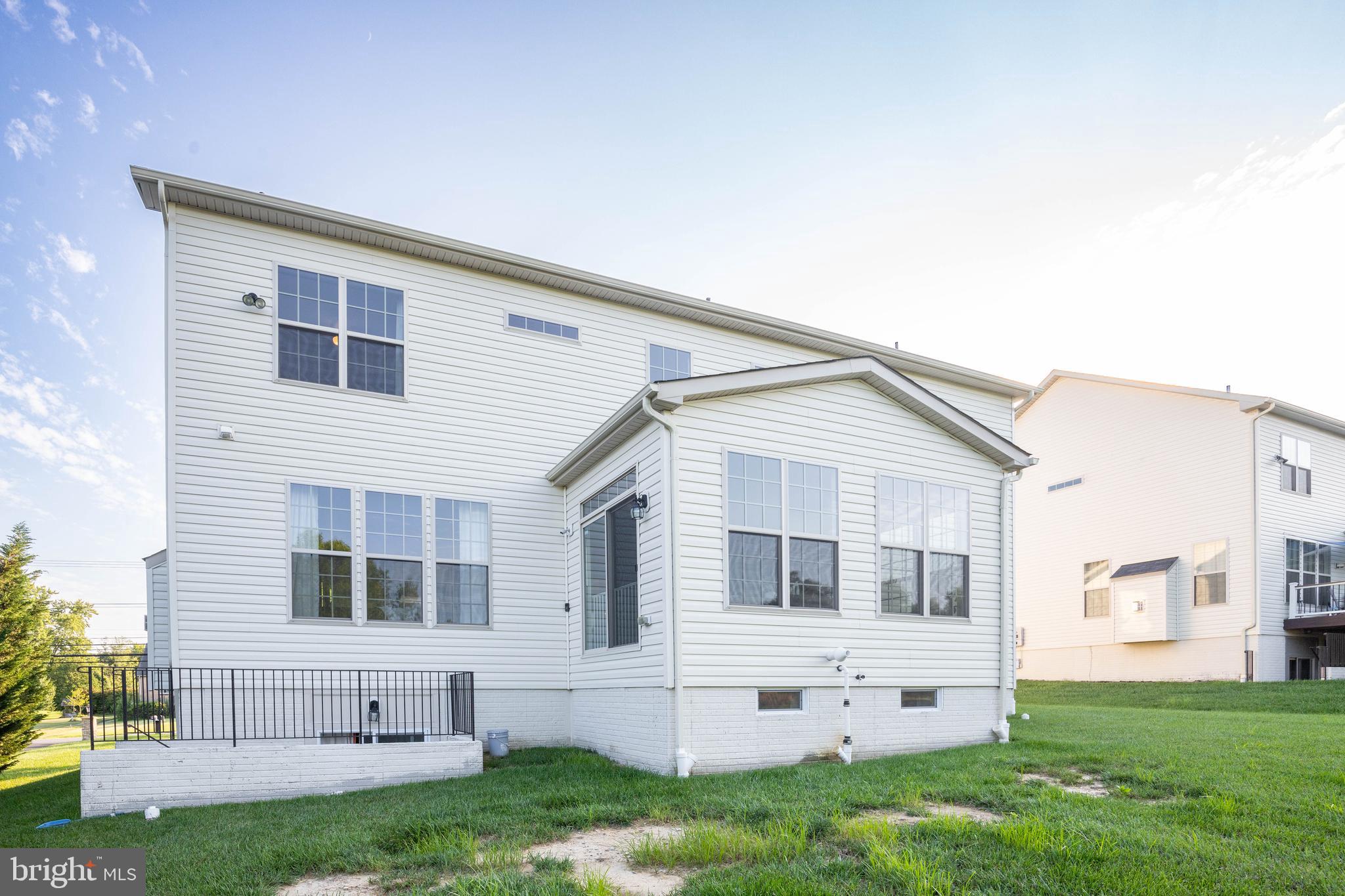 PERRY HALL - Residential Lease