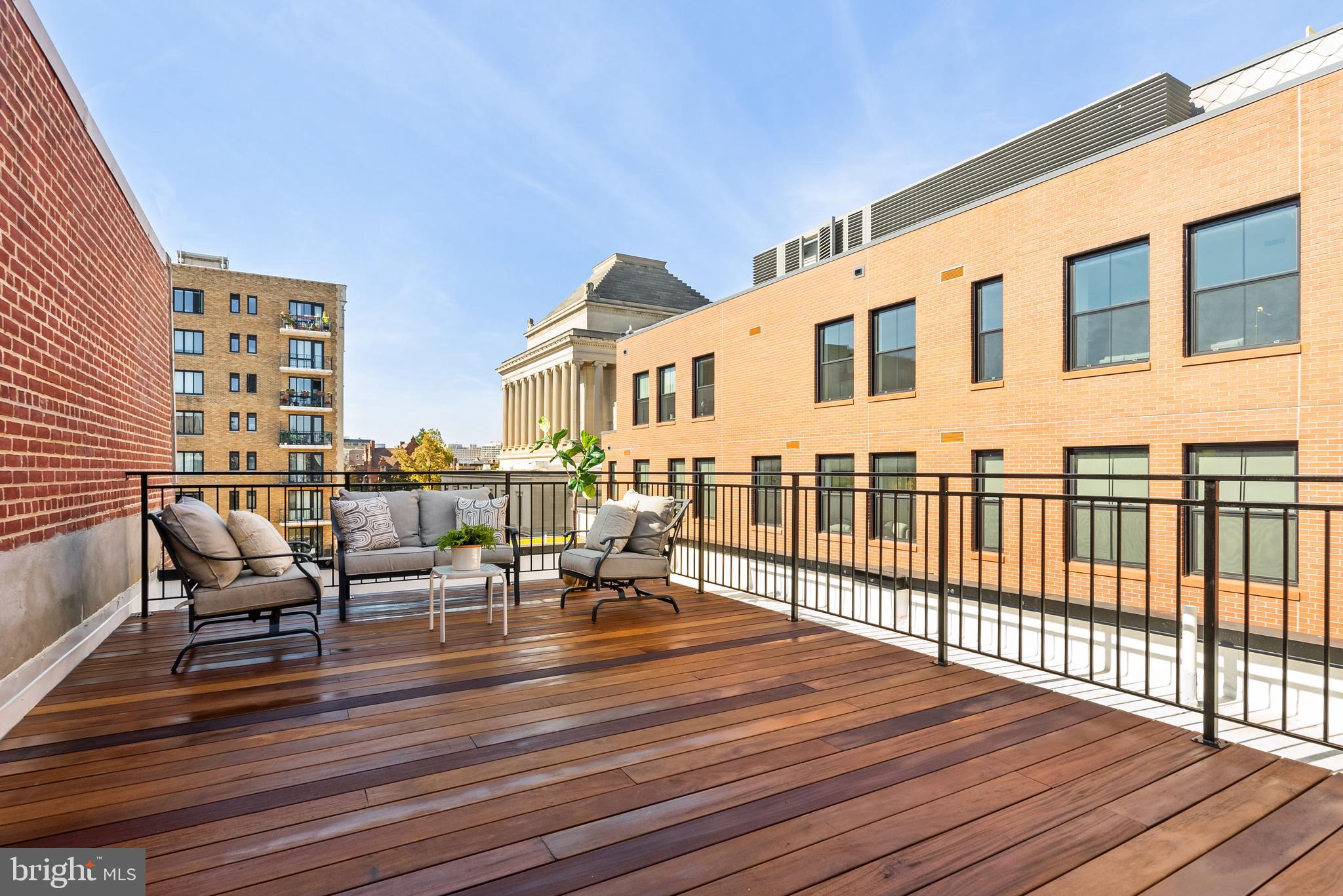 LOGAN CIRCLE - Residential