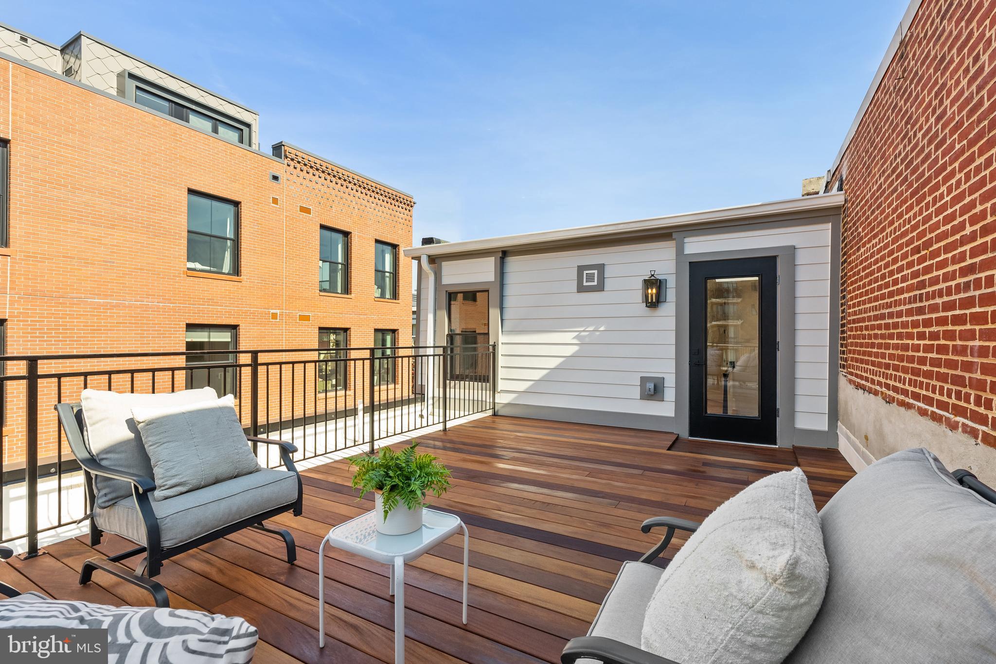 LOGAN CIRCLE - Residential