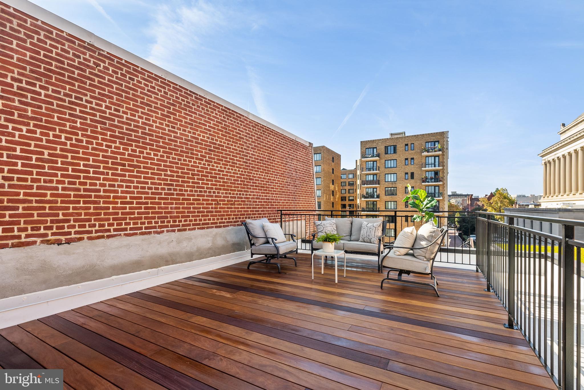 LOGAN CIRCLE - Residential