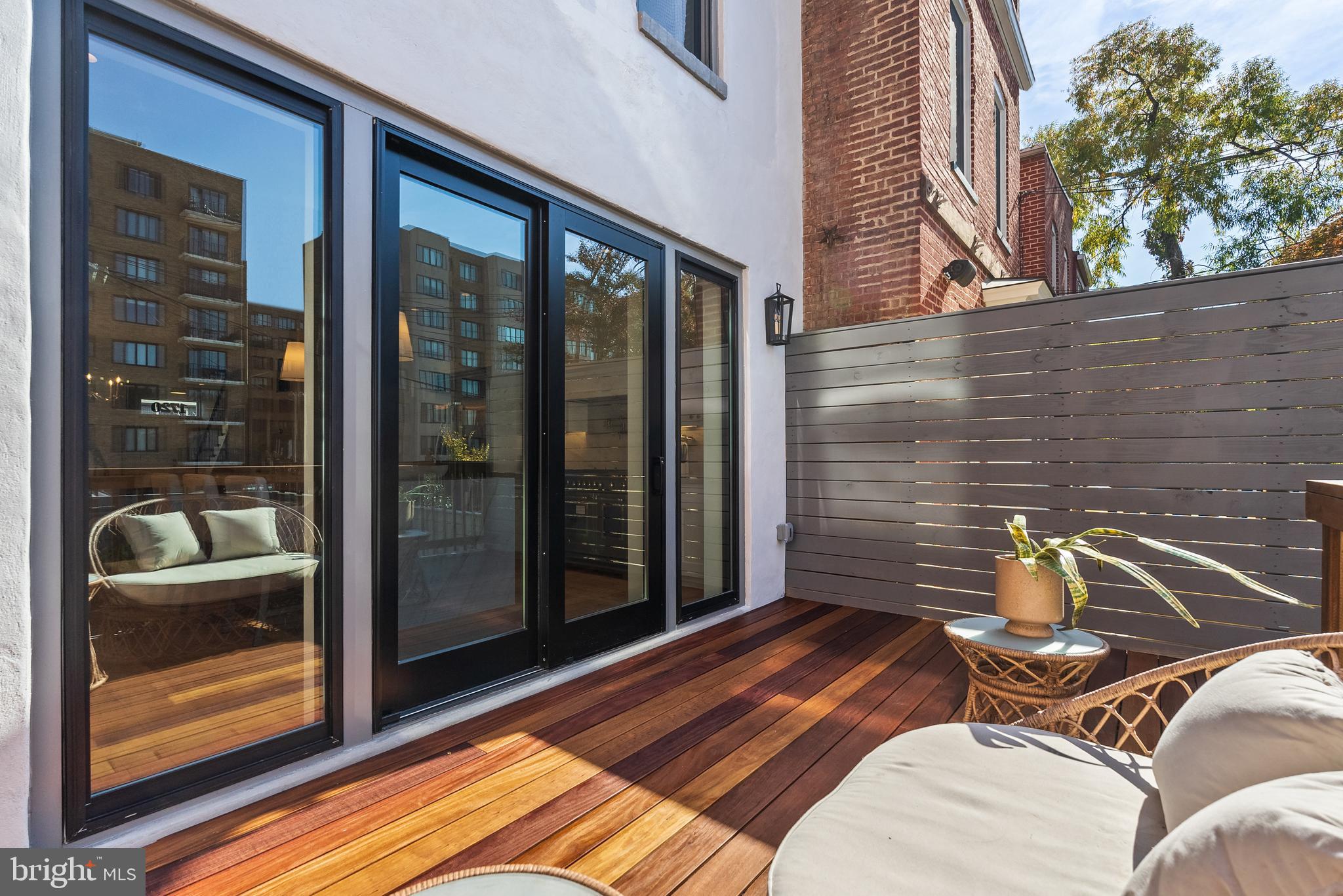 LOGAN CIRCLE - Residential