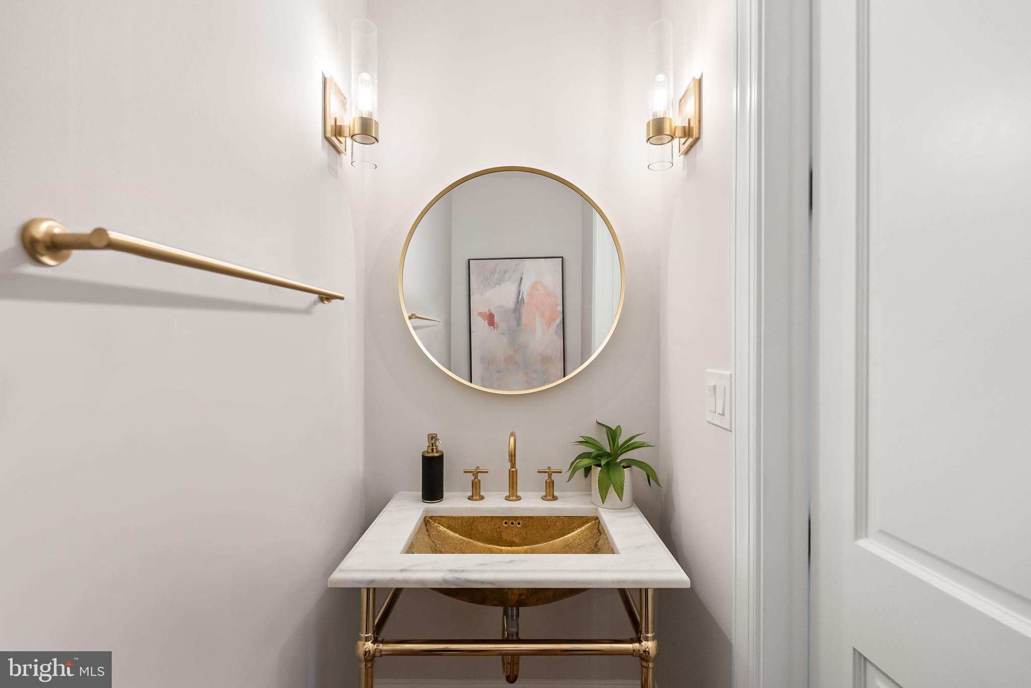 LOGAN CIRCLE - Residential