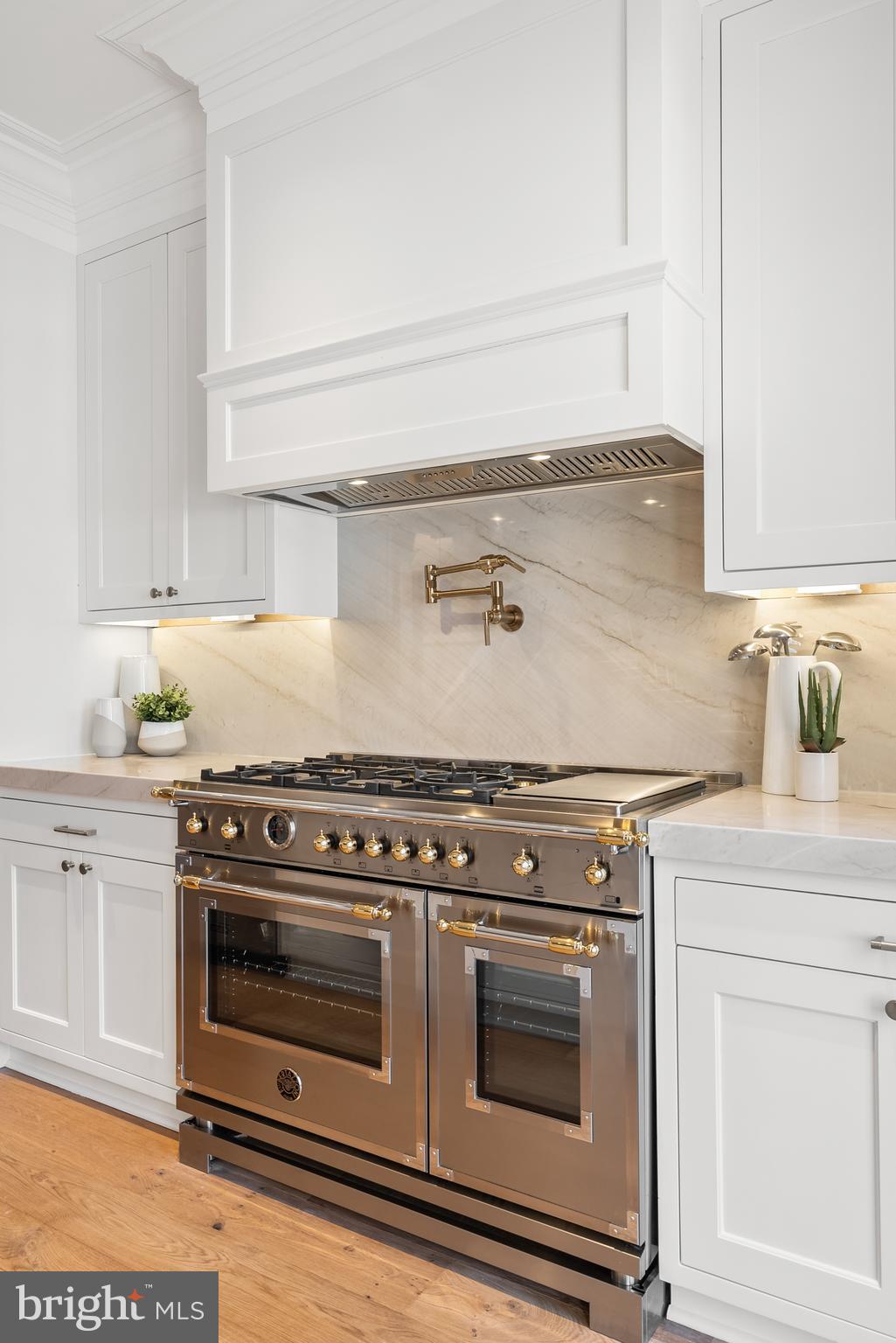LOGAN CIRCLE - Residential